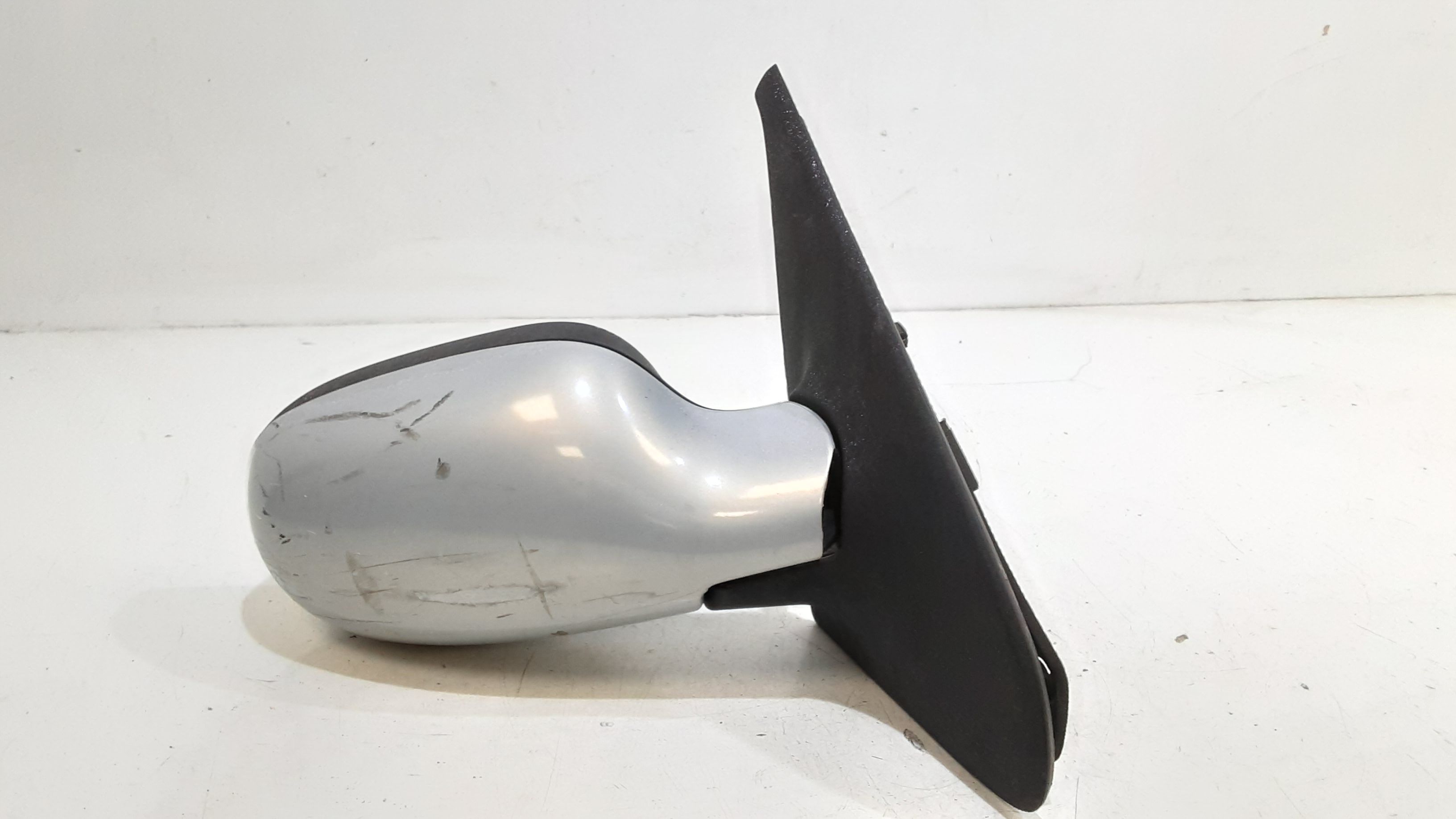 Retrovisore Est. Destro Usato