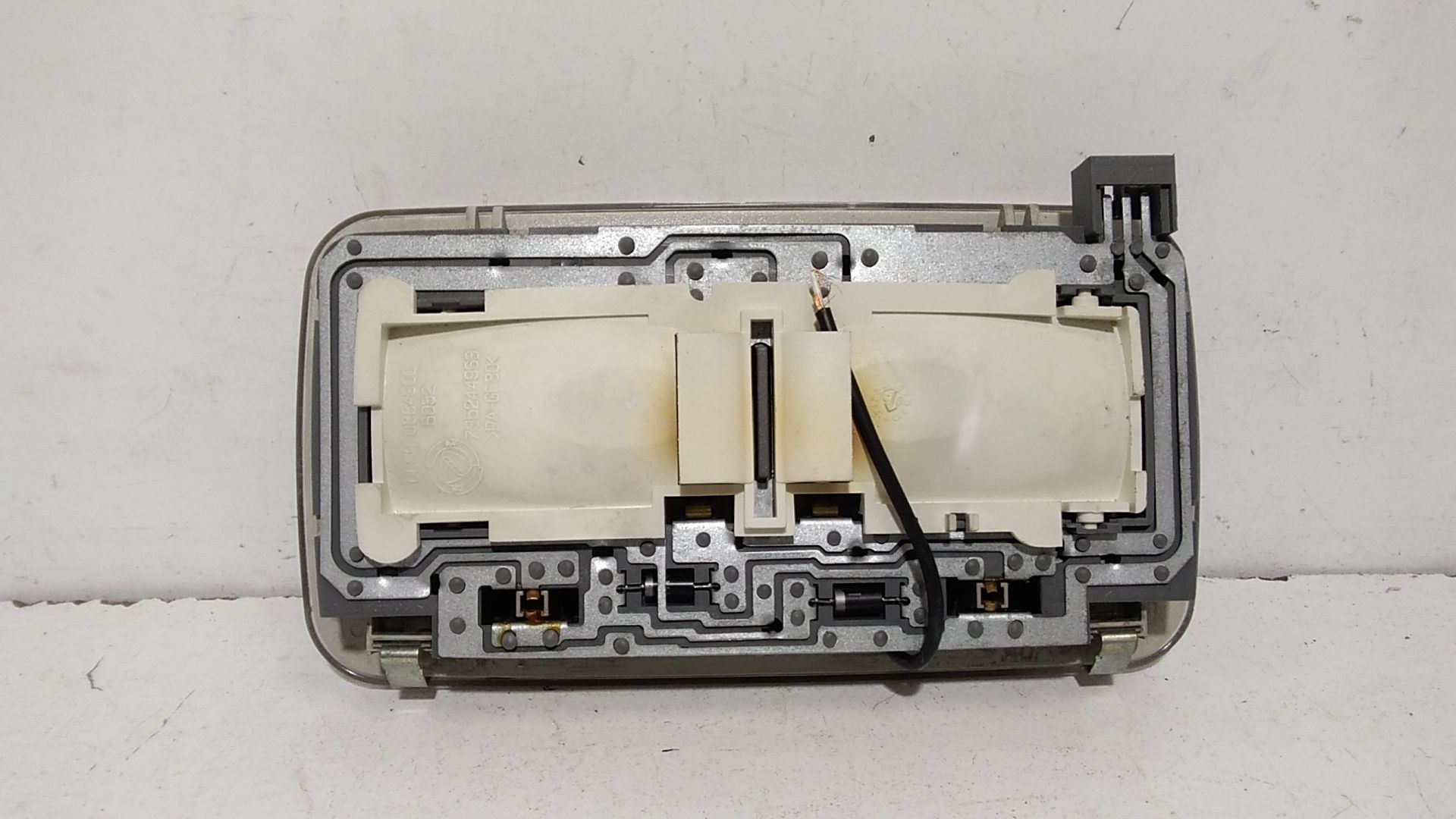 Luce Cortesia Ant. Tetto 735507762 Usato