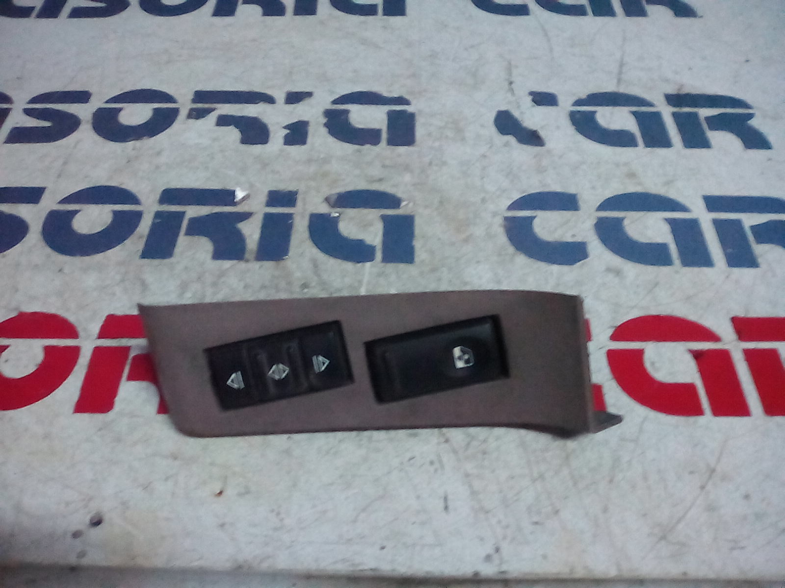 Interruttore Alzacristalli Porta Ant. Sinistro Usato