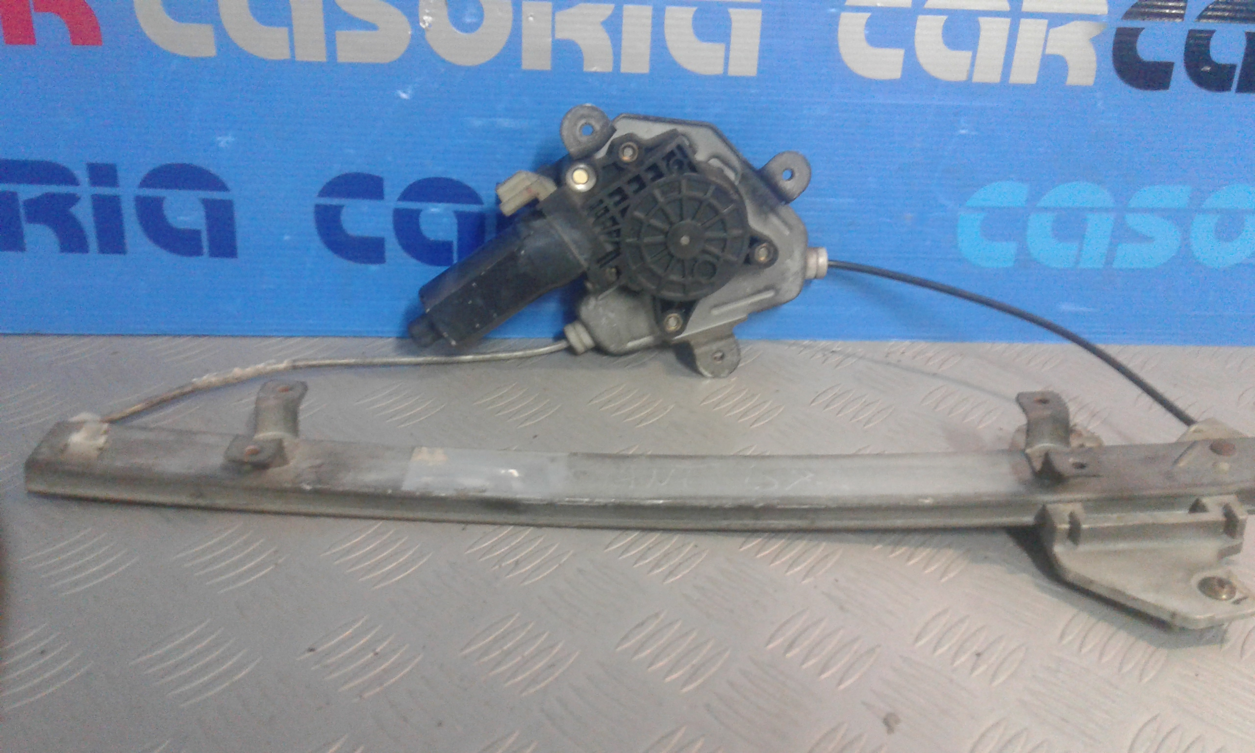 Alzacristallo Porta Ant. Destro 8240202000 Usato