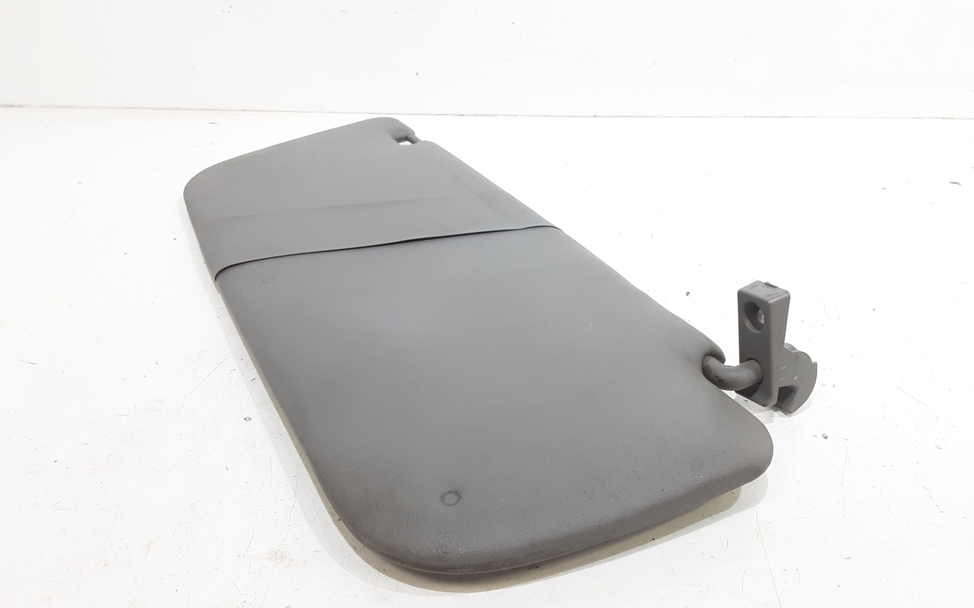 Aletta Parasole Parabrezza Destro A90681001107K00 Usato