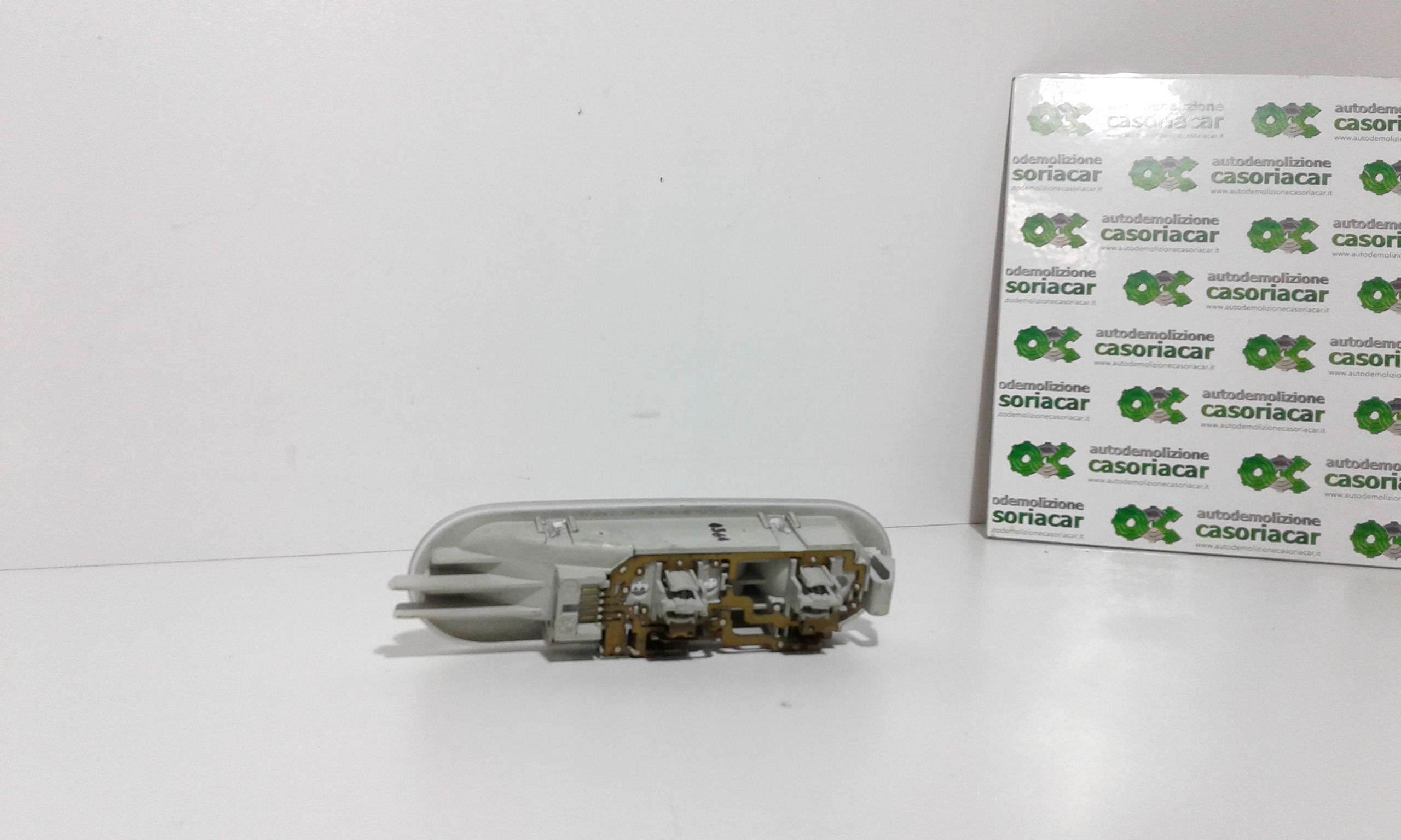 Luce Cortesia Ant. Tetto 8200074362 Usato