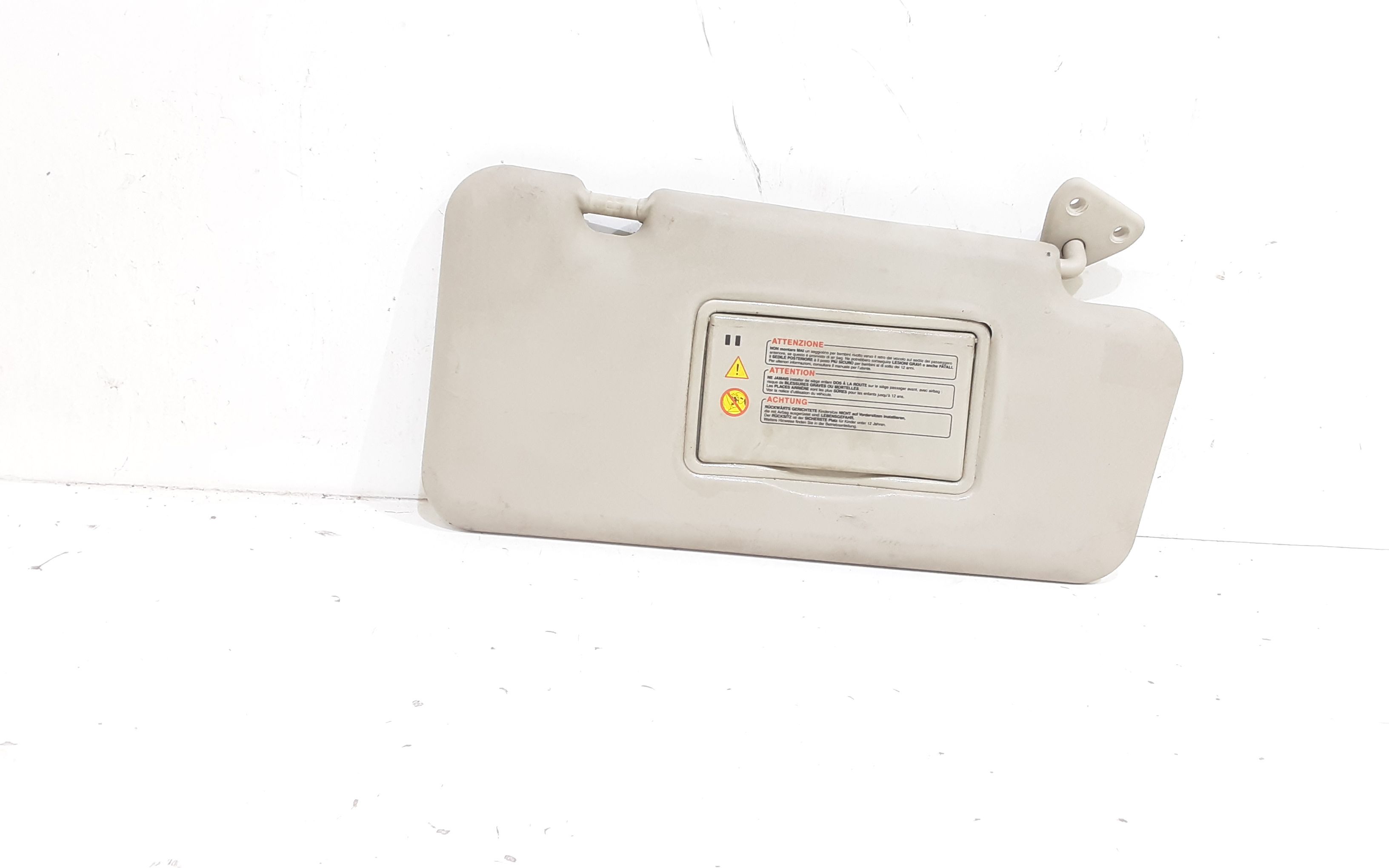 Aletta Parasole Parabrezza Destro 964009U100 Usato