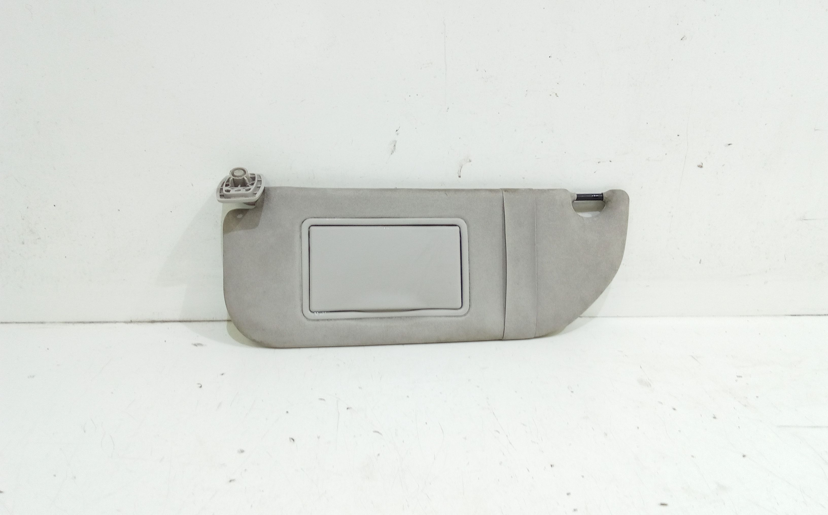 Aletta Parasole Parabrezza Sinistro 0474109010 Usato