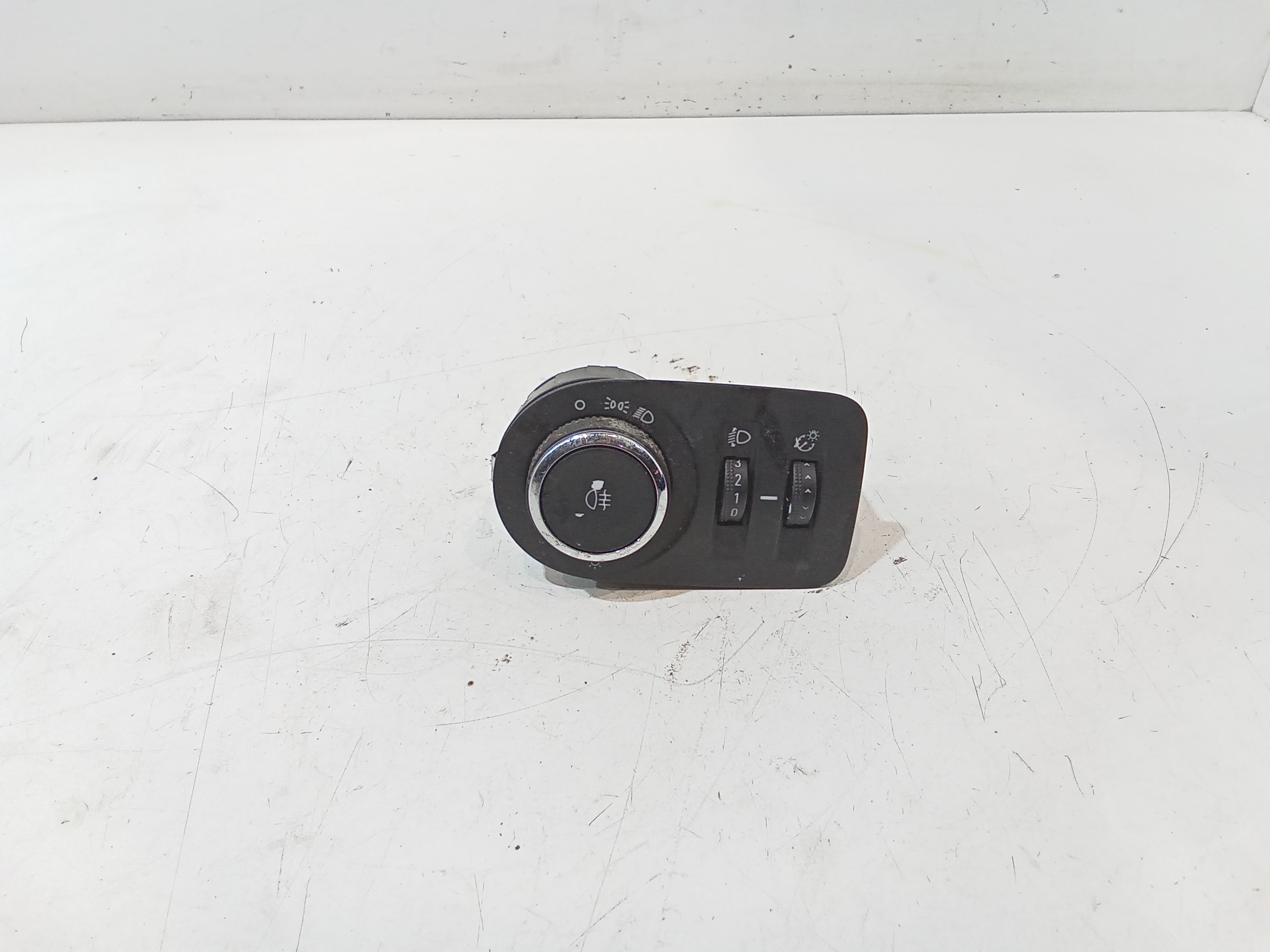 Interruttore Blocco Comando Luci 13294814 Usato