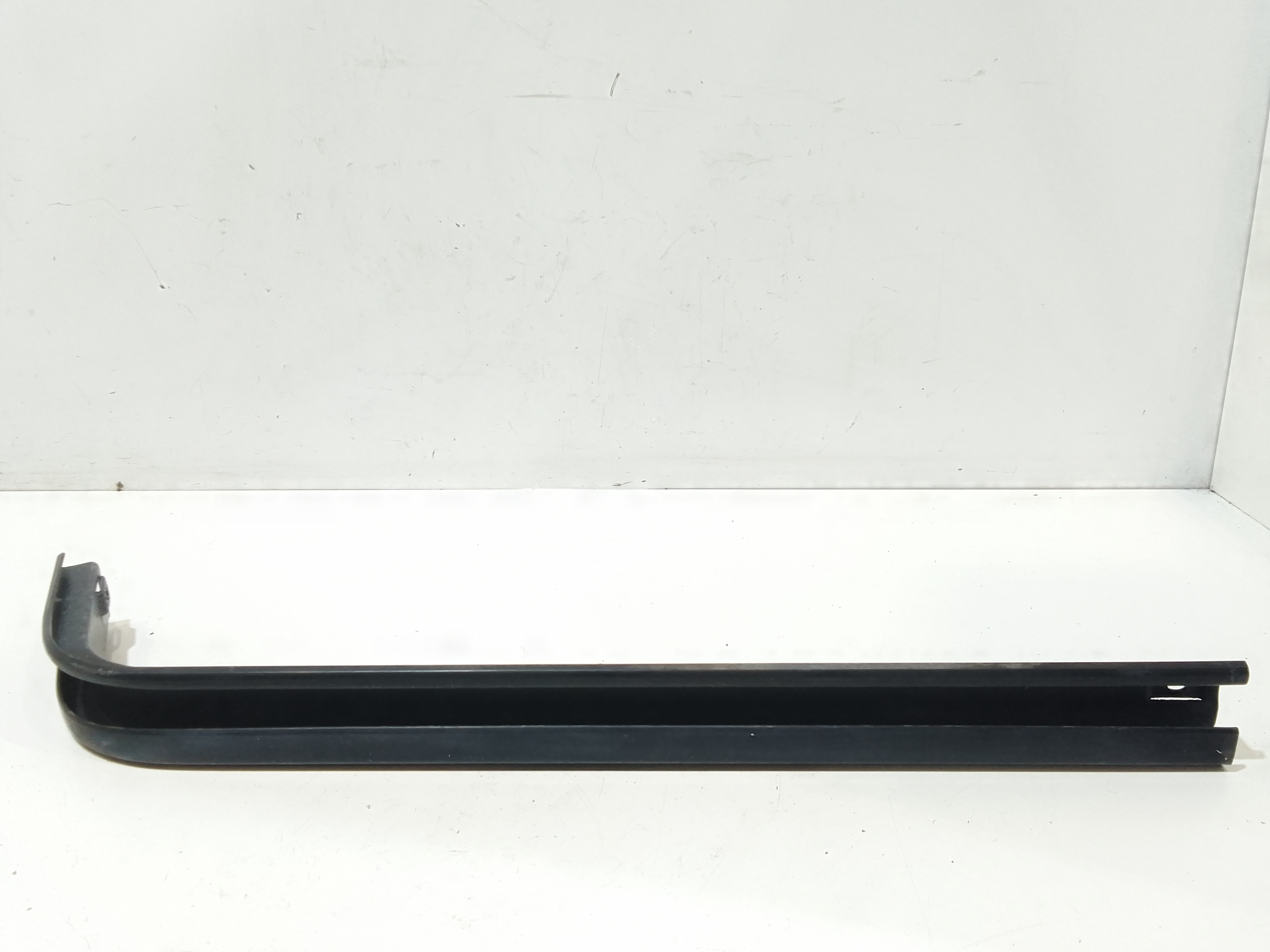 Guida Centr. Porta Scorrevole Destro, Guida Centr. Porta Scorrevole Sinistro, Guida Inf. Porta Scorrevole Destro, Guida Inf. Porta Scorrevole Sinistro, Guida Sup. Porta Scorrevole Destro, Guida Sup. Porta Scorrevole Sinistro Usato