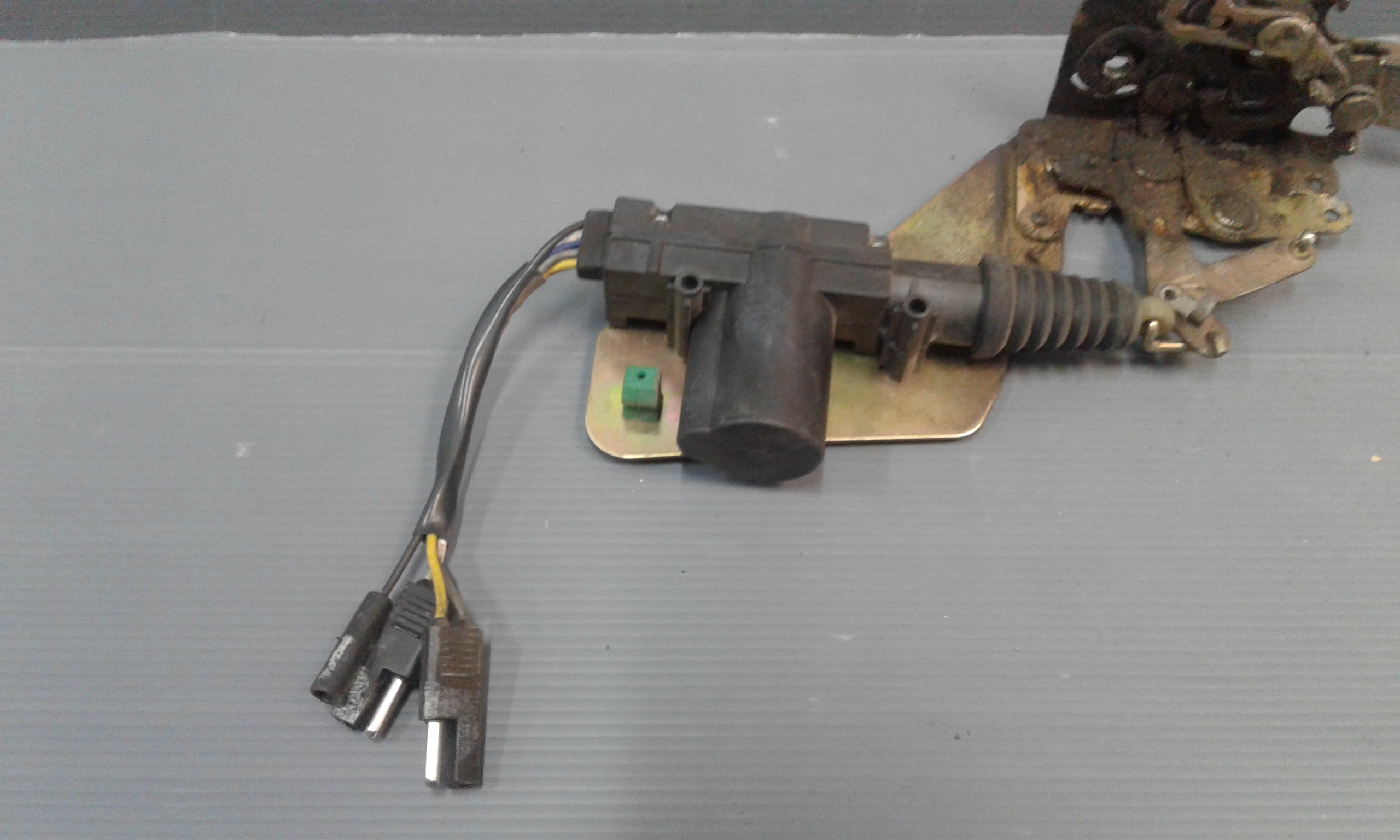 Serratura Porta Ant. Destro 7608826 Usato