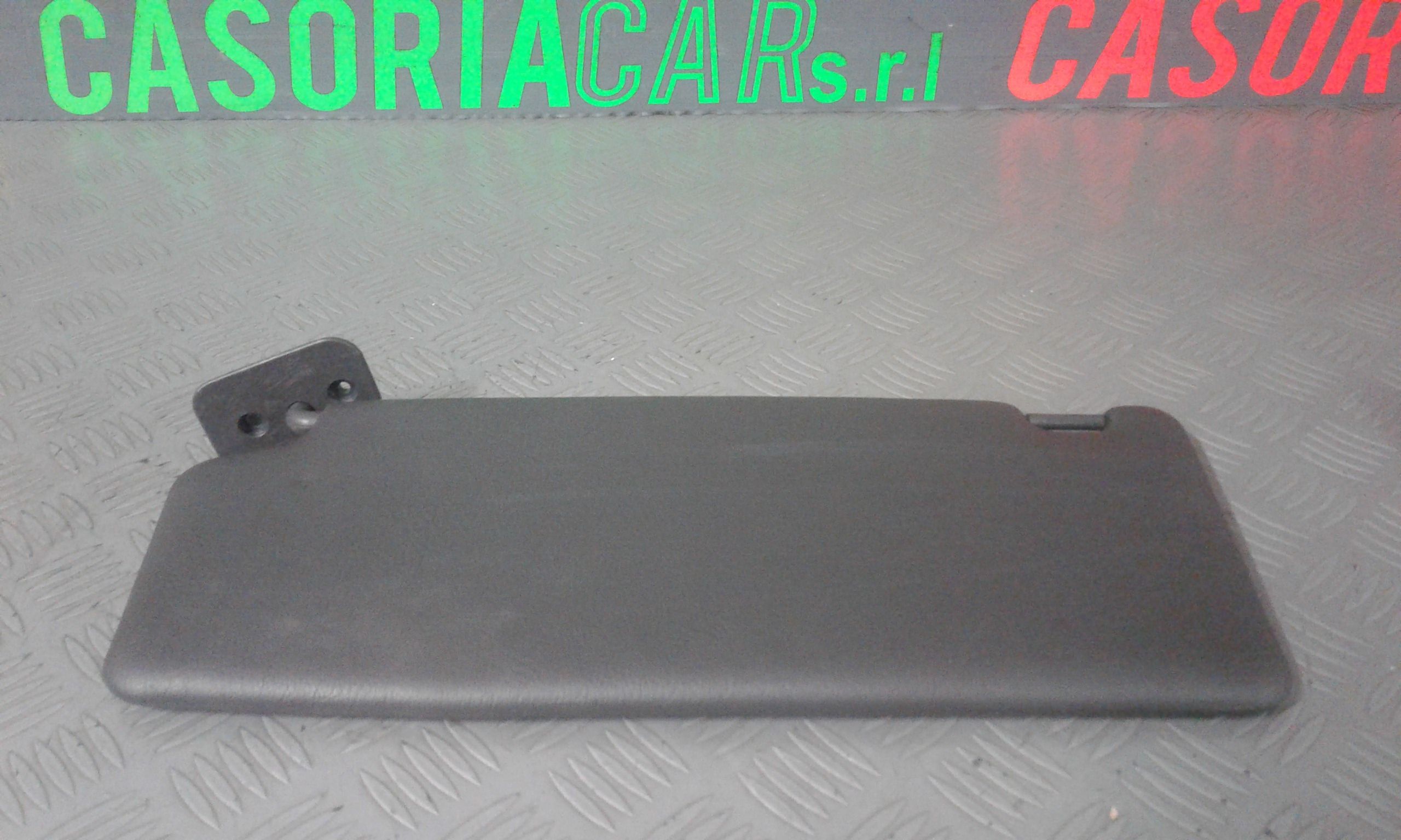 Aletta Parasole Parabrezza Destro 719701635 Usato