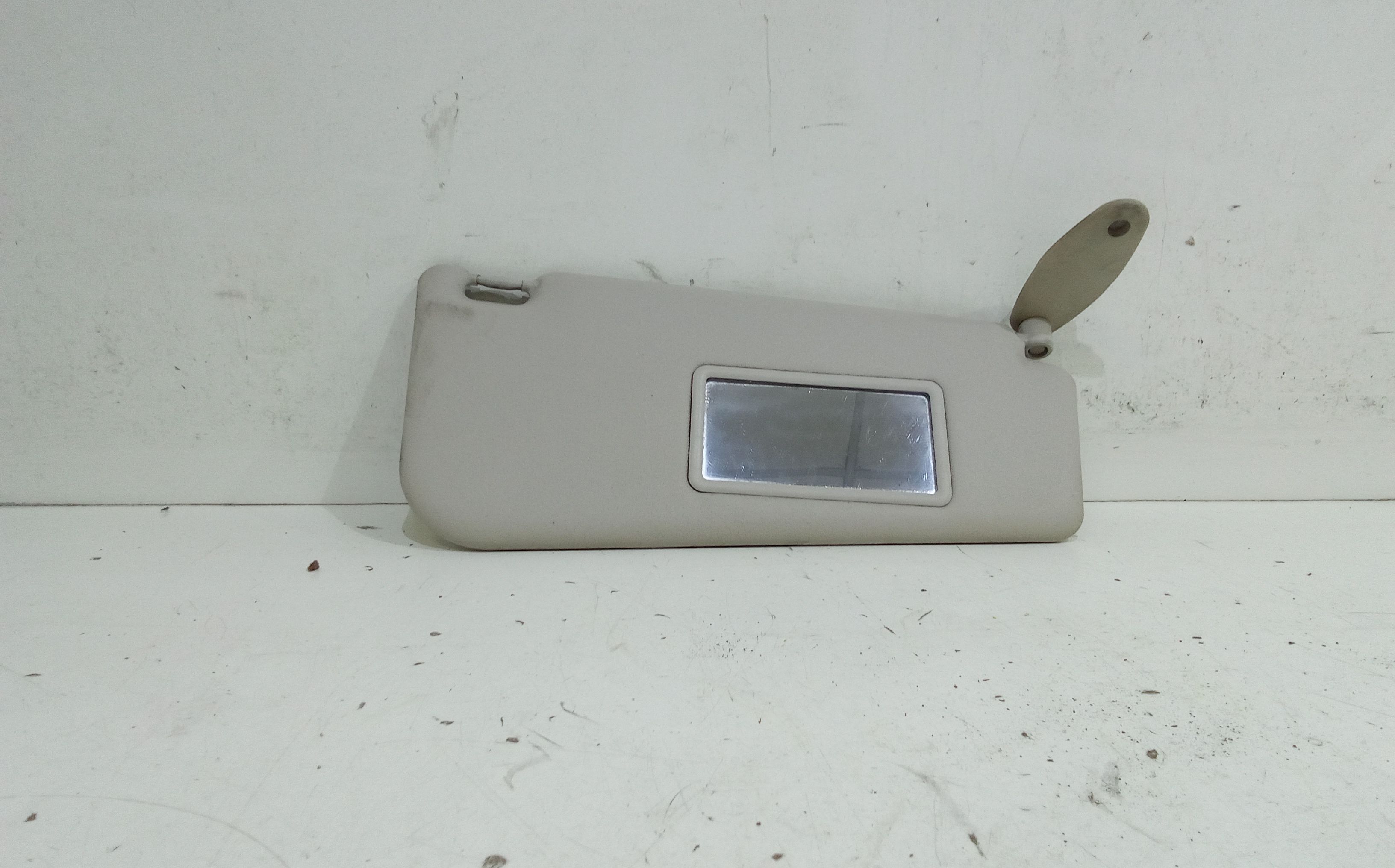 Aletta Parasole Parabrezza Destro 735338206 Usato