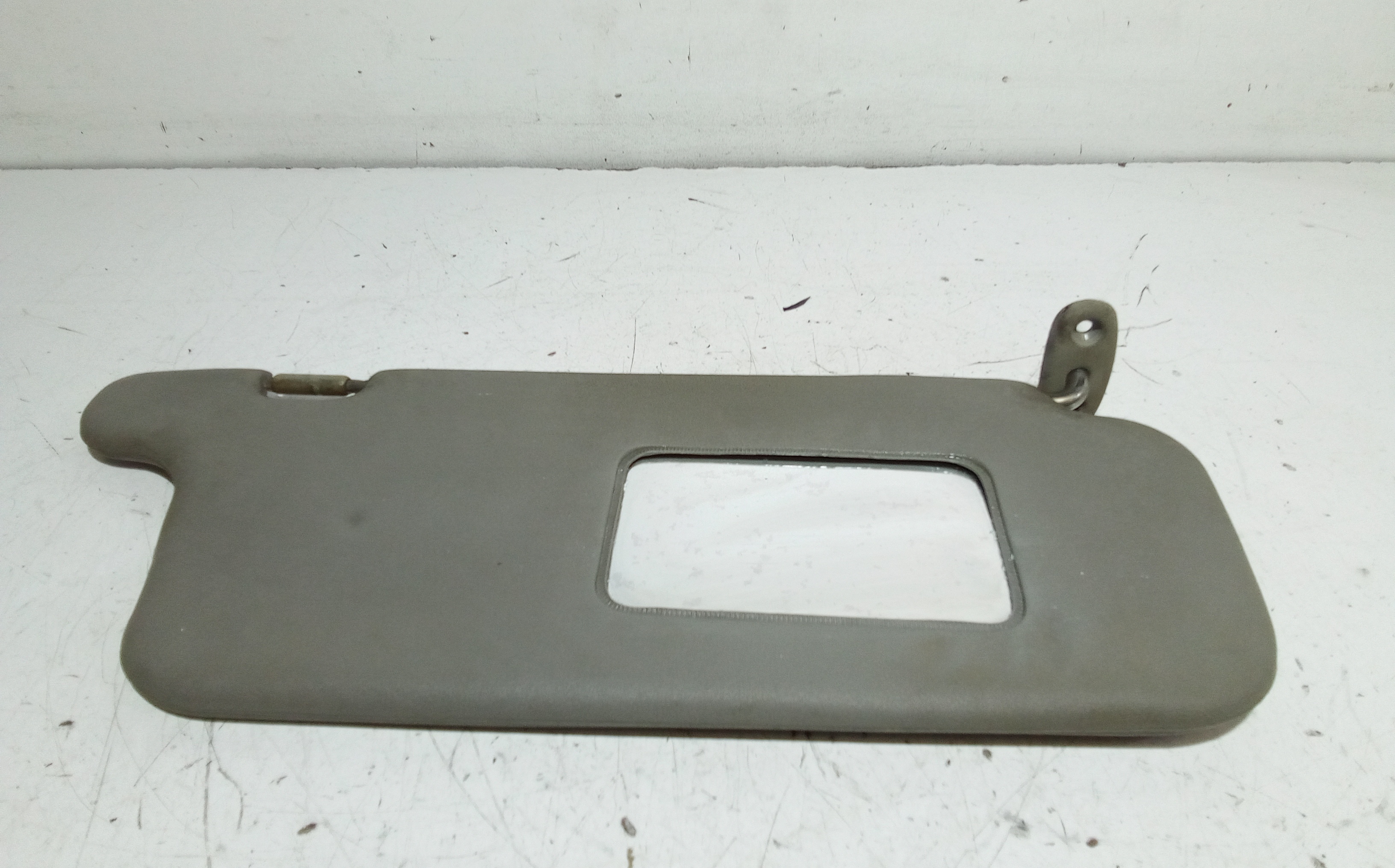 Aletta Parasole Parabrezza Destro 8520202500OB Usato