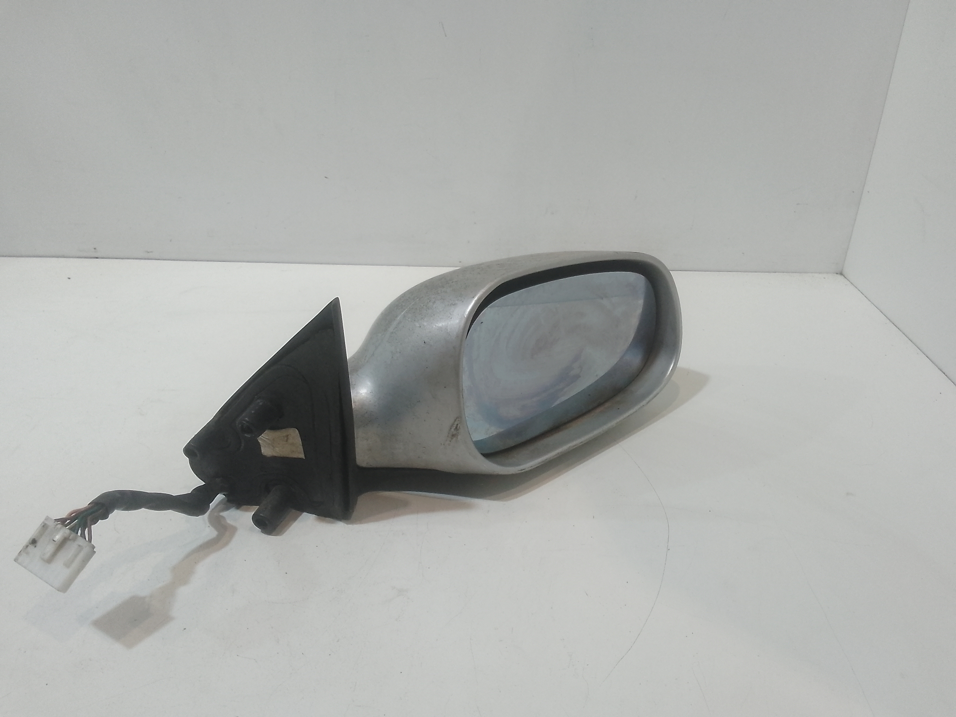 Retrovisore Est. Destro Usato