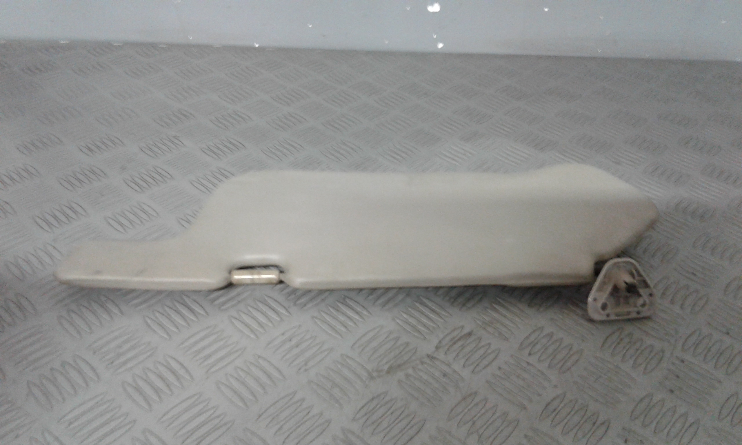 Aletta Parasole Parabrezza Destro 964001N200 Usato