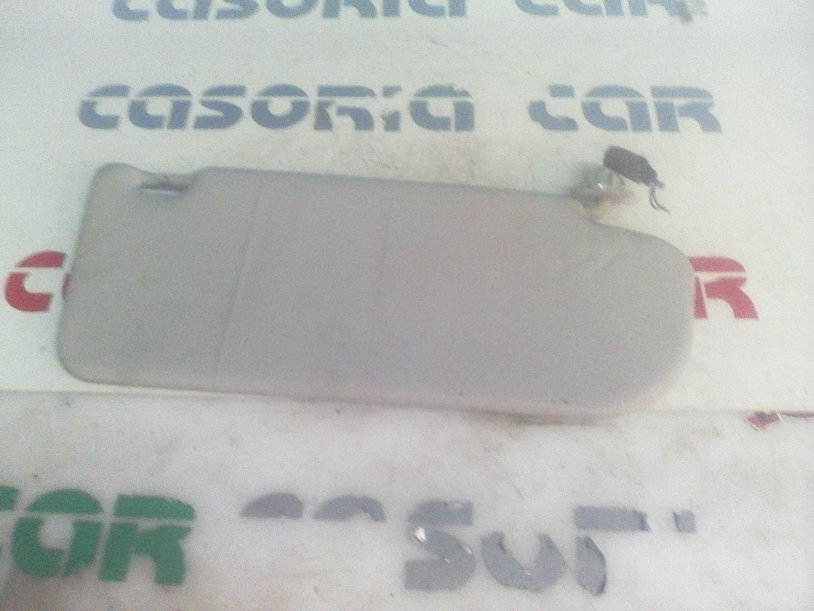 Aletta Parasole Parabrezza Sinistro GJ6A69320B34 Usato