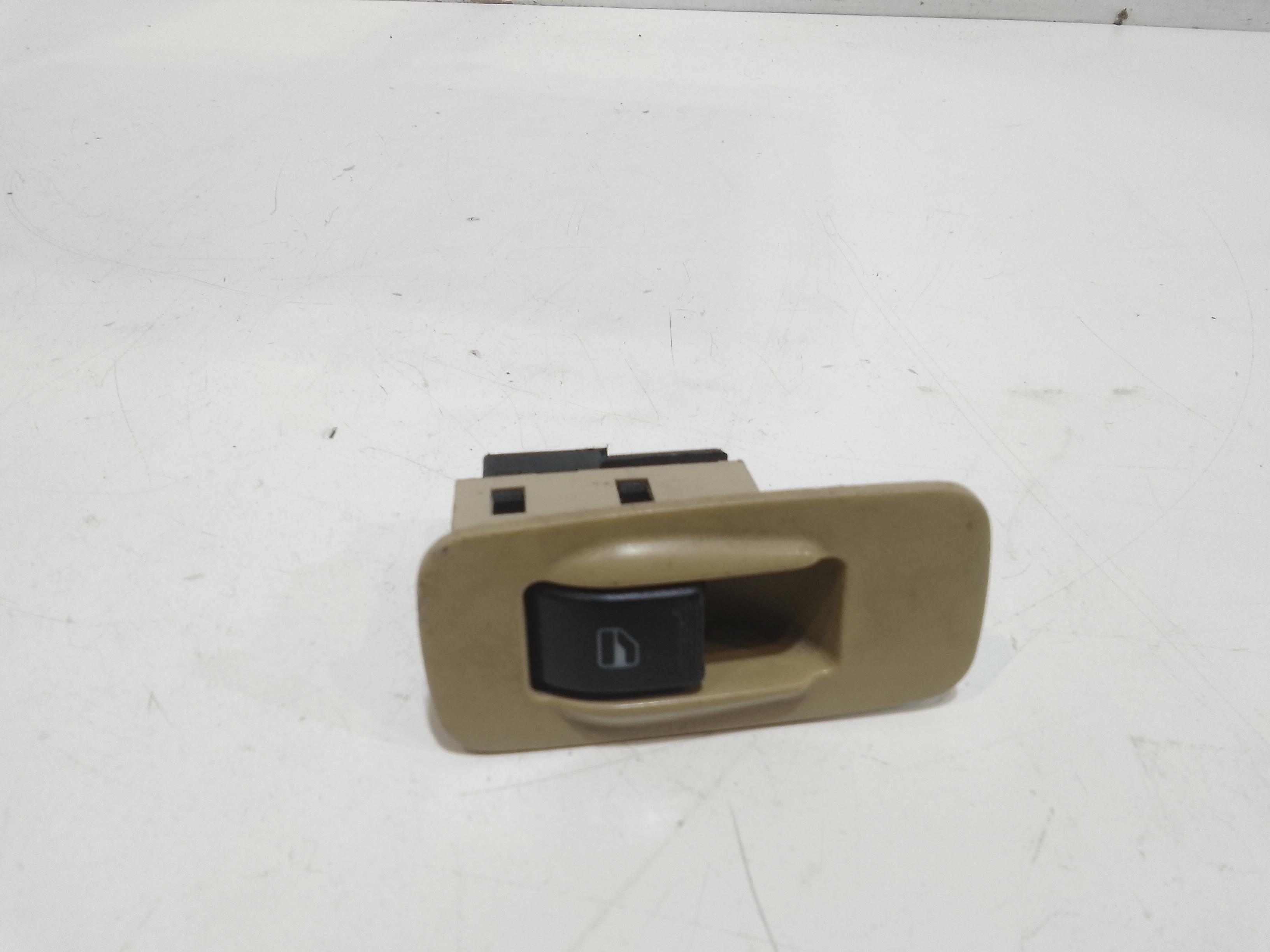 Interruttore Alzacristalli Porta Ant. Destro Usato