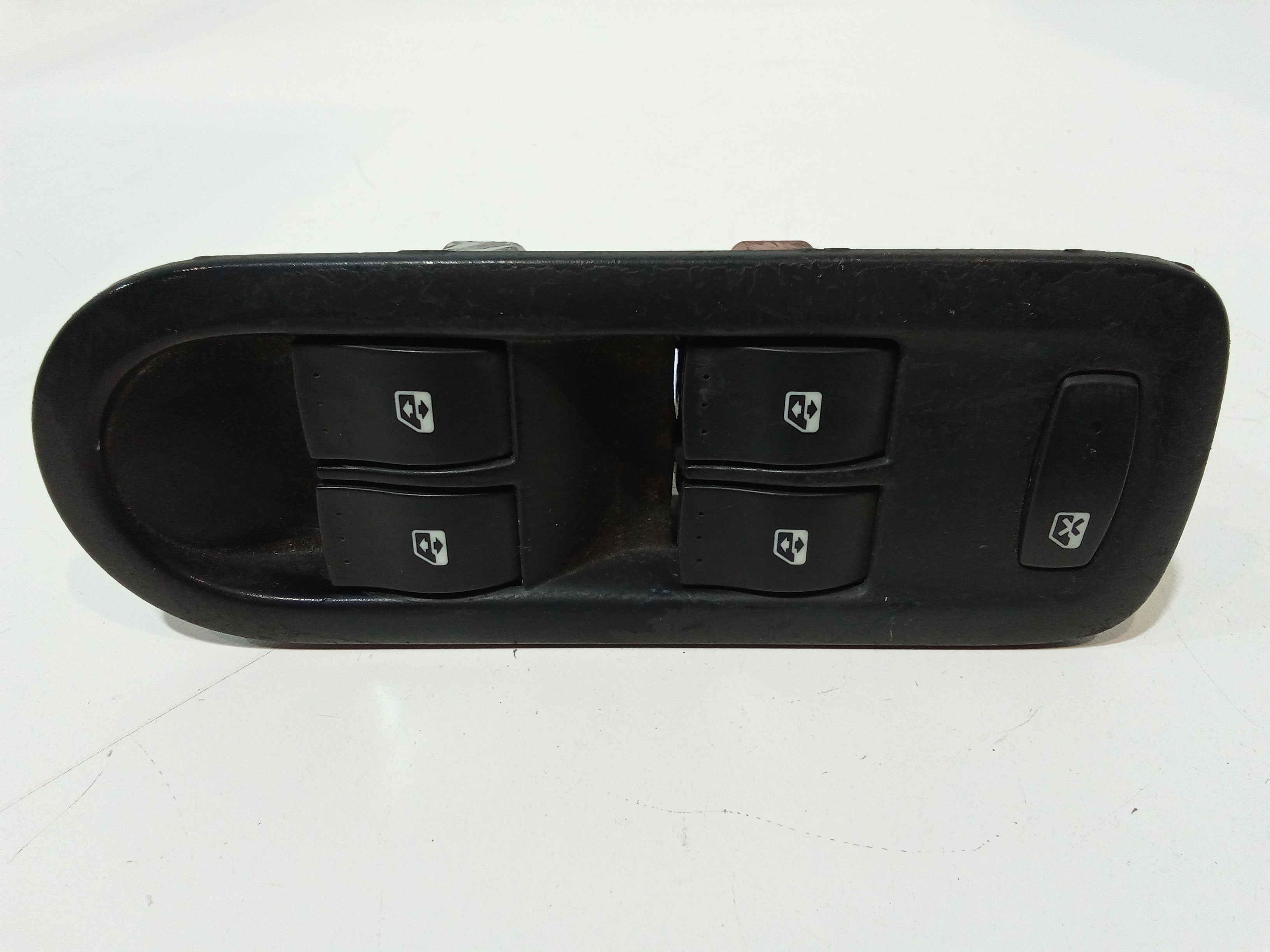 Interruttore Alzacristalli Porta Ant. Sinistro 8200107772 Usato