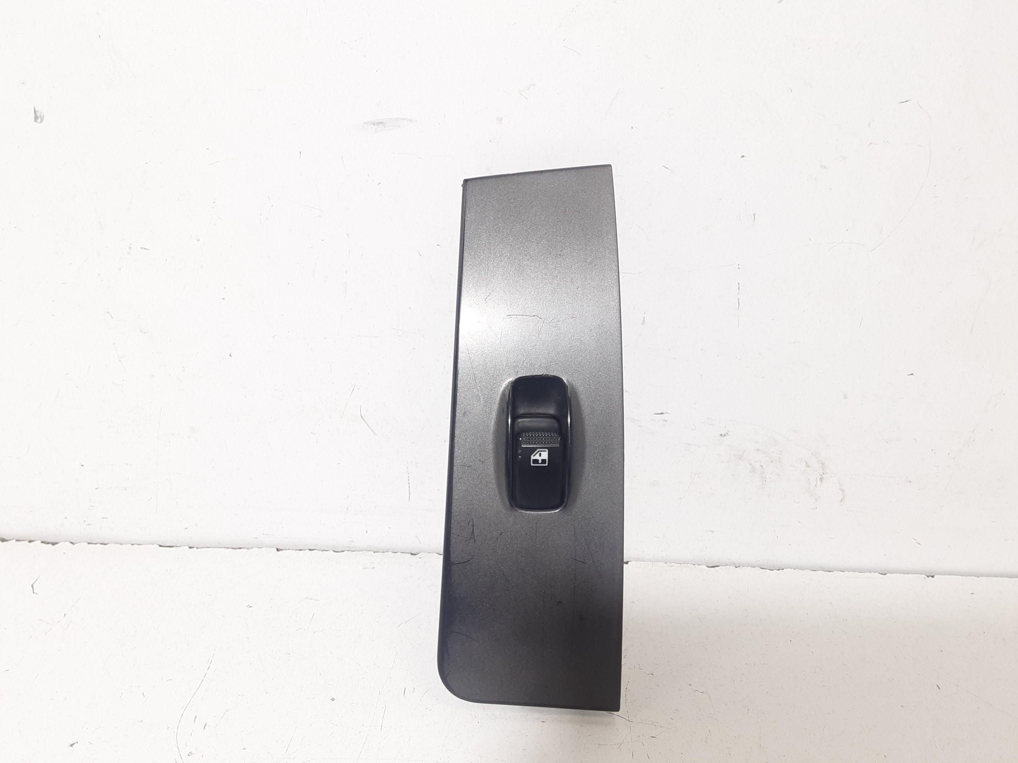 Interruttore Alzacristalli Porta Ant. Destro Usato