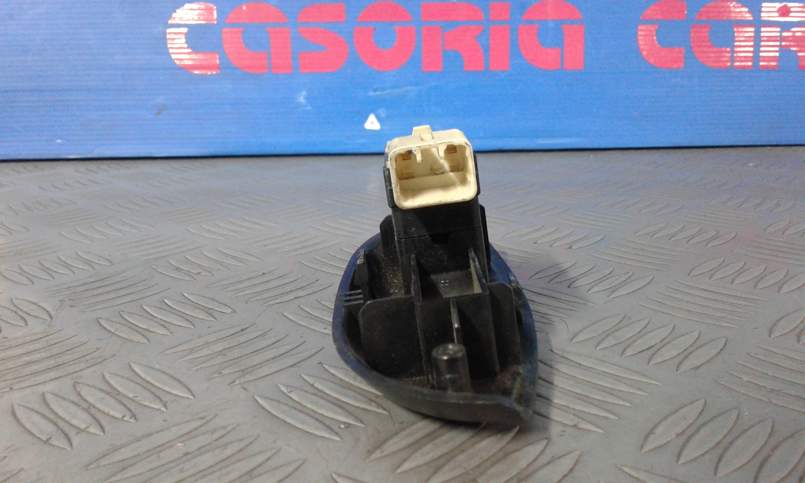 Interruttore Alzacristalli Porta Post. Destro 96490455 Usato