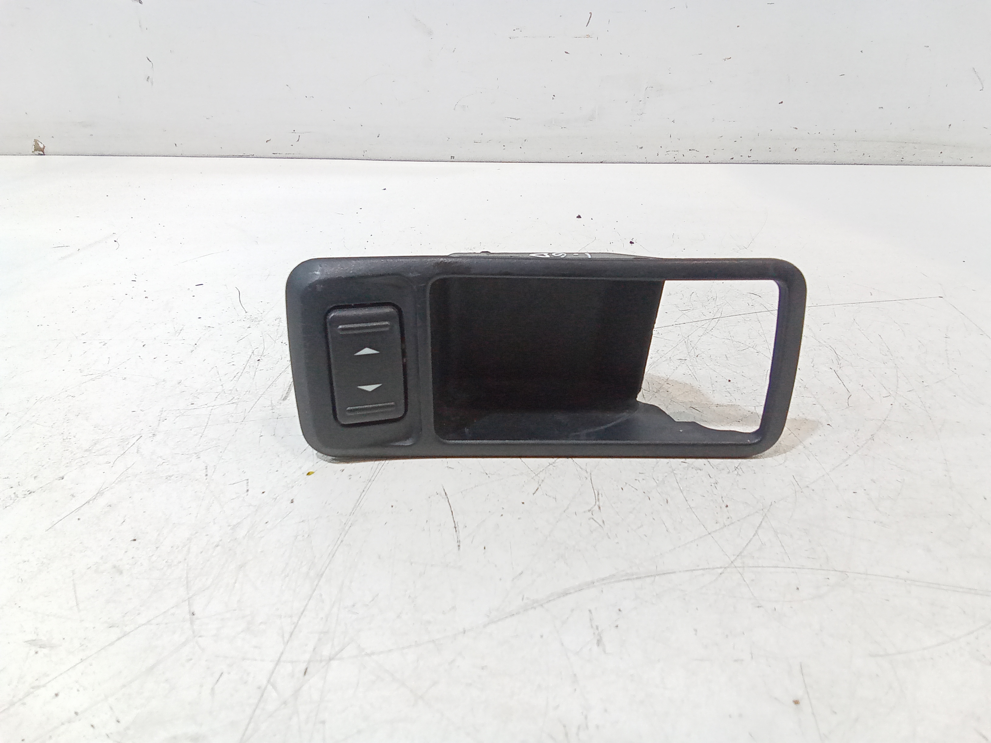 Interruttore Alzacristalli Porta Ant. Destro Usato