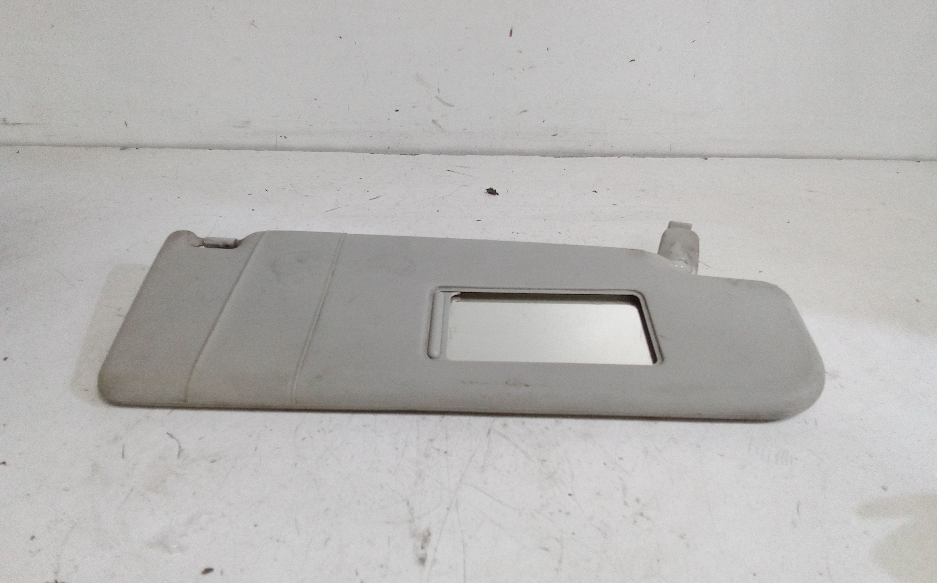 Aletta Parasole Parabrezza Destro 1U0857552NX14 Usato