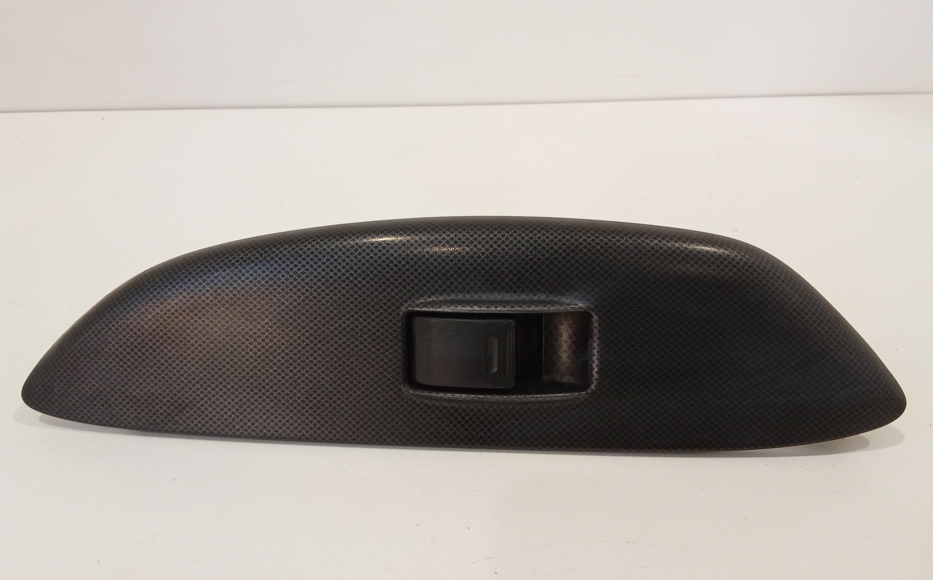 Interruttore Alzacristalli Porta Ant. Destro 848100D010 Usato