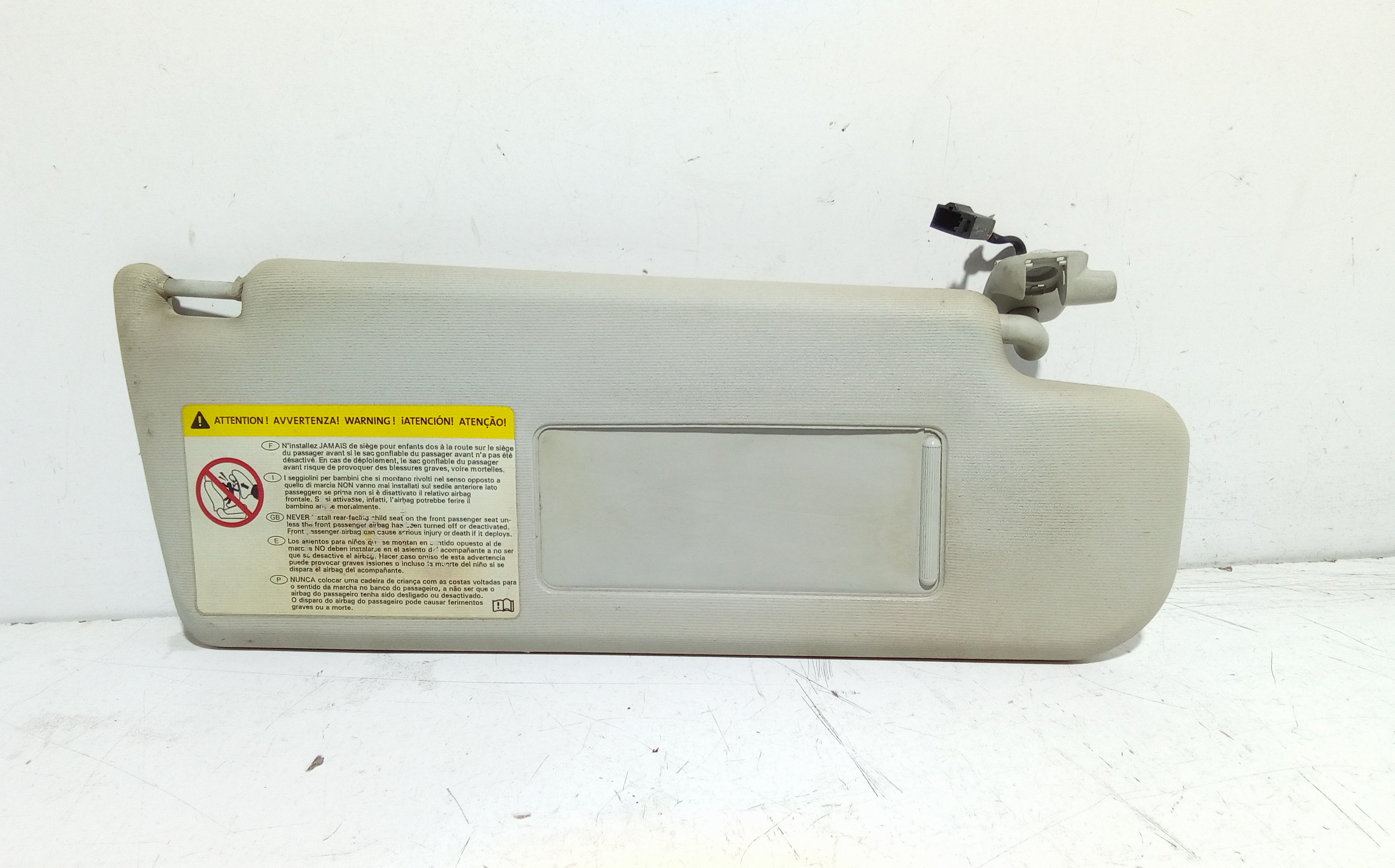 Aletta Parasole Parabrezza Destro 1K0857552H3V6 Usato