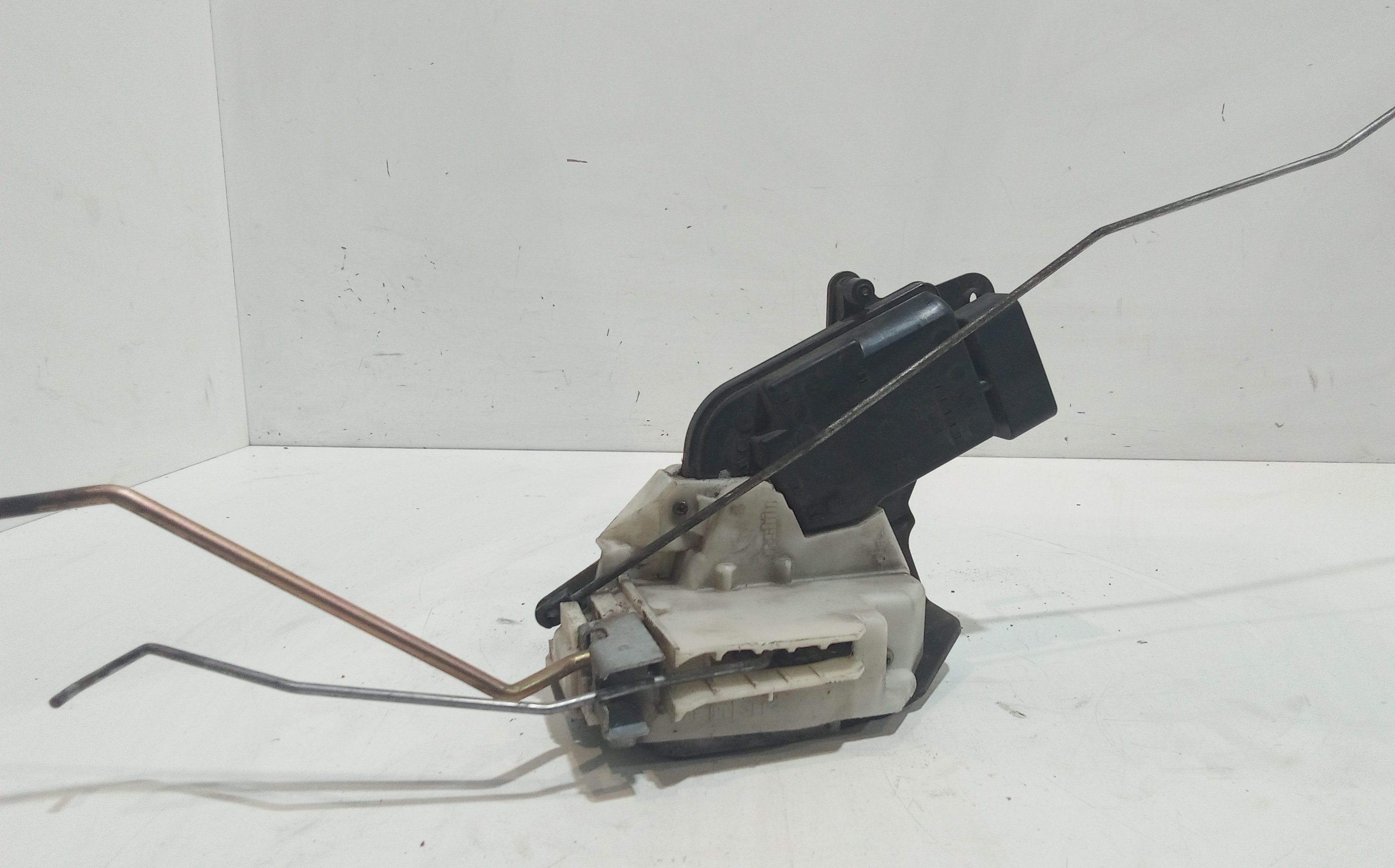 Serratura Porta Ant. Destro 9204921 Usato