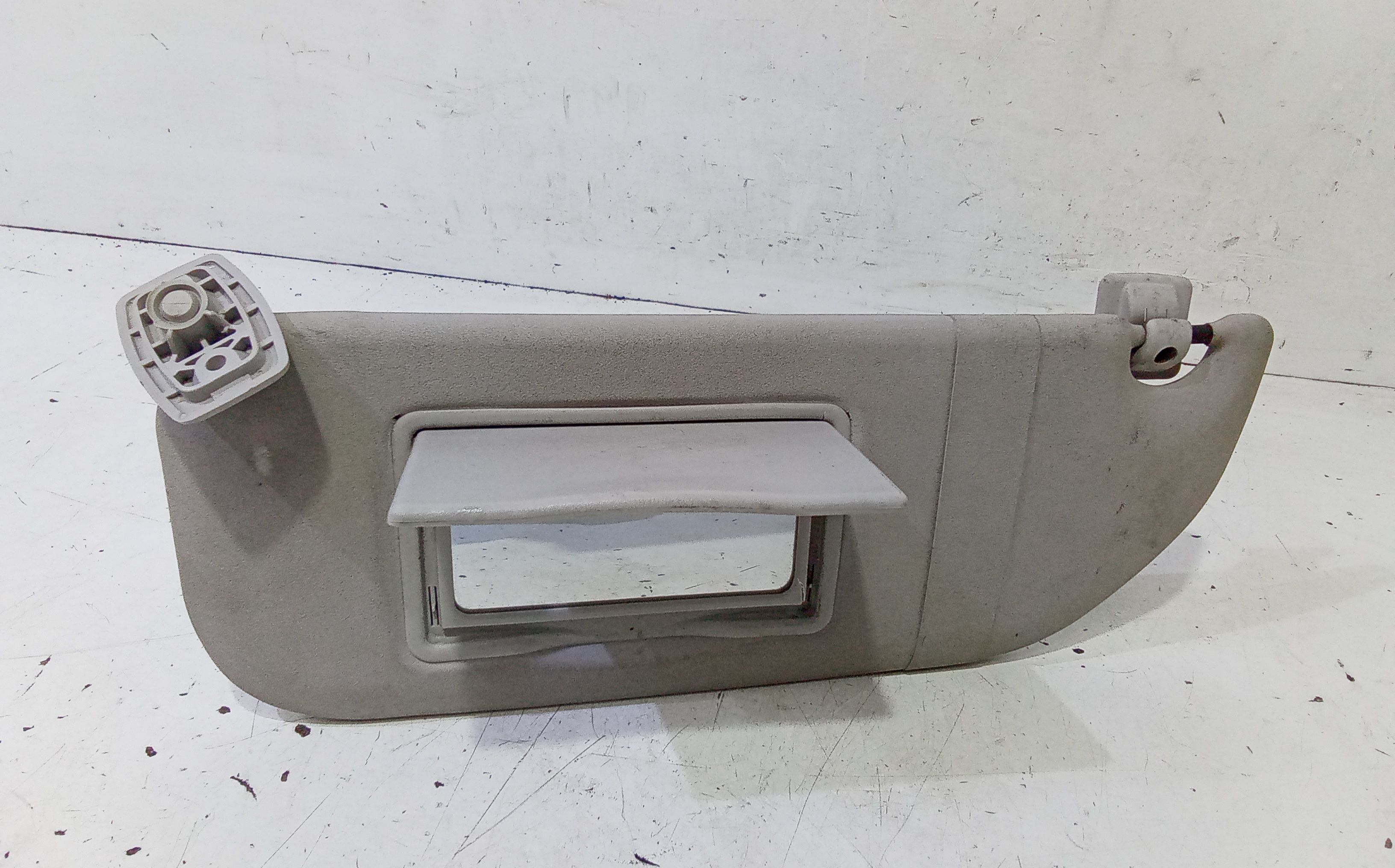 Aletta Parasole Parabrezza Sinistro 0474109010 Usato