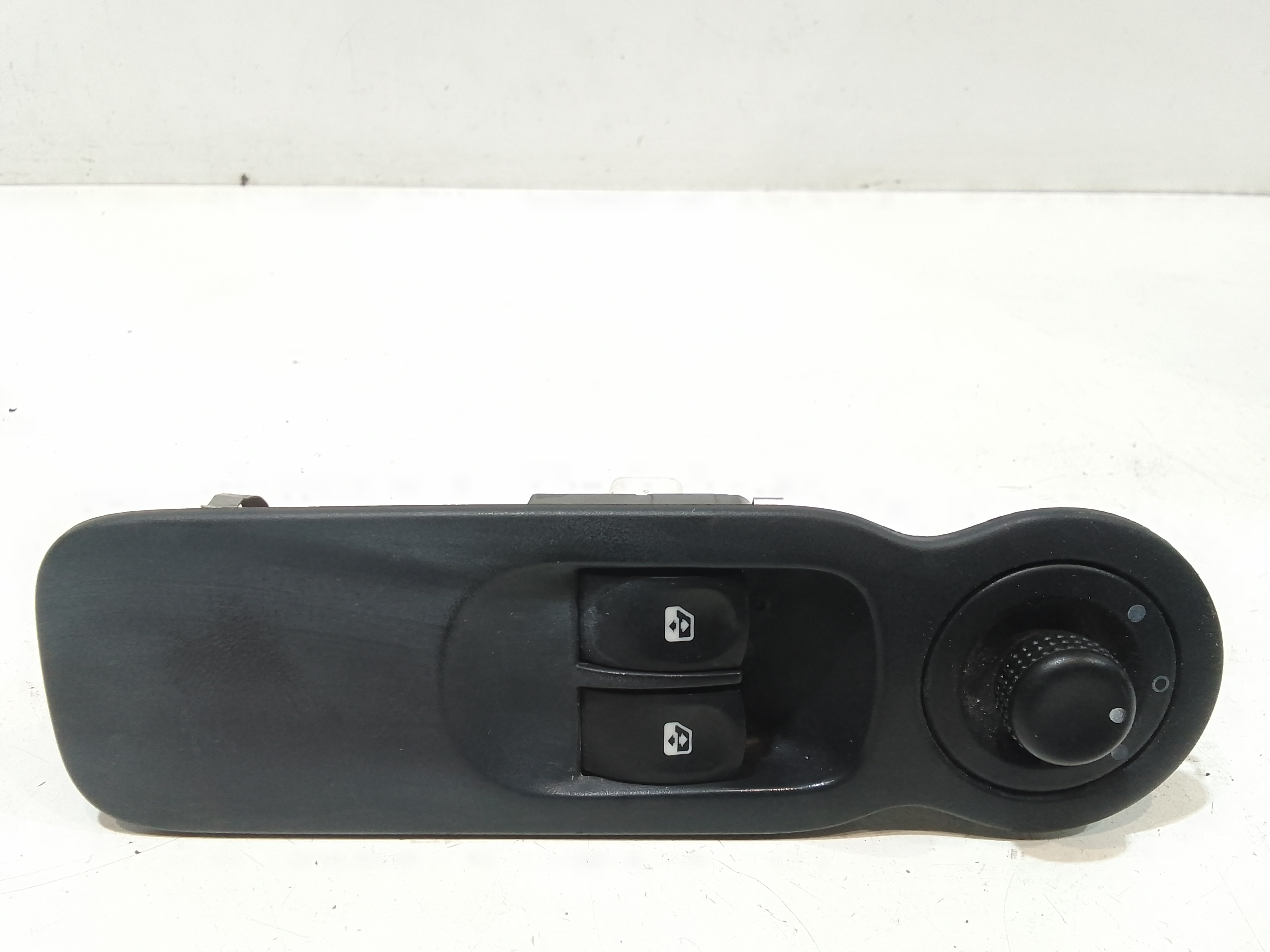 Interruttore Alzacristalli Porta Ant. Sinistro 8200214939 Usato