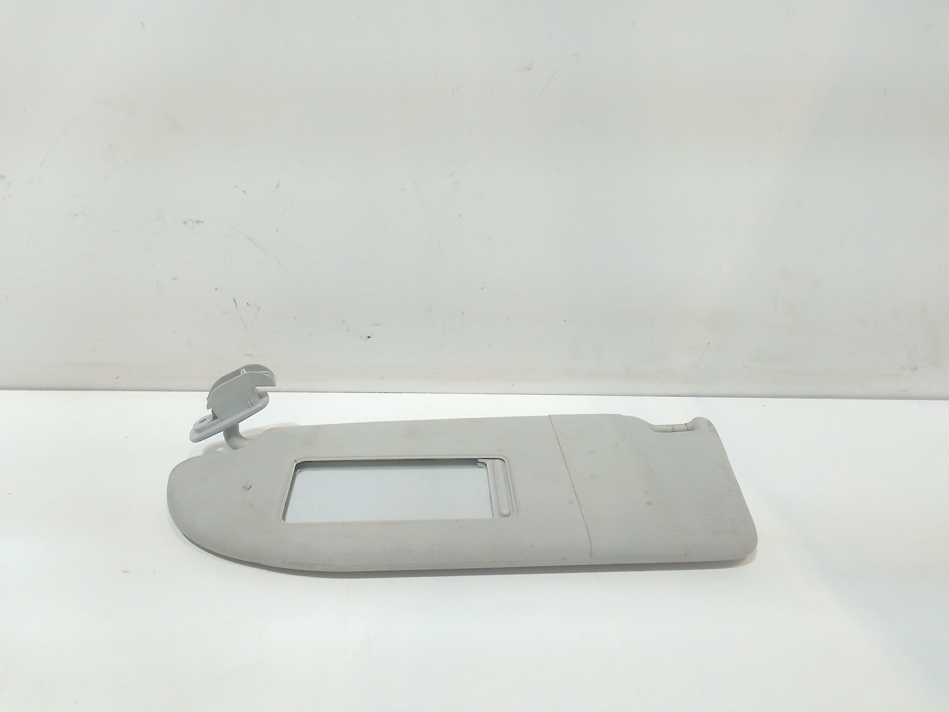 Aletta Parasole Parabrezza Sinistro 6L1857551A5W9 Usato