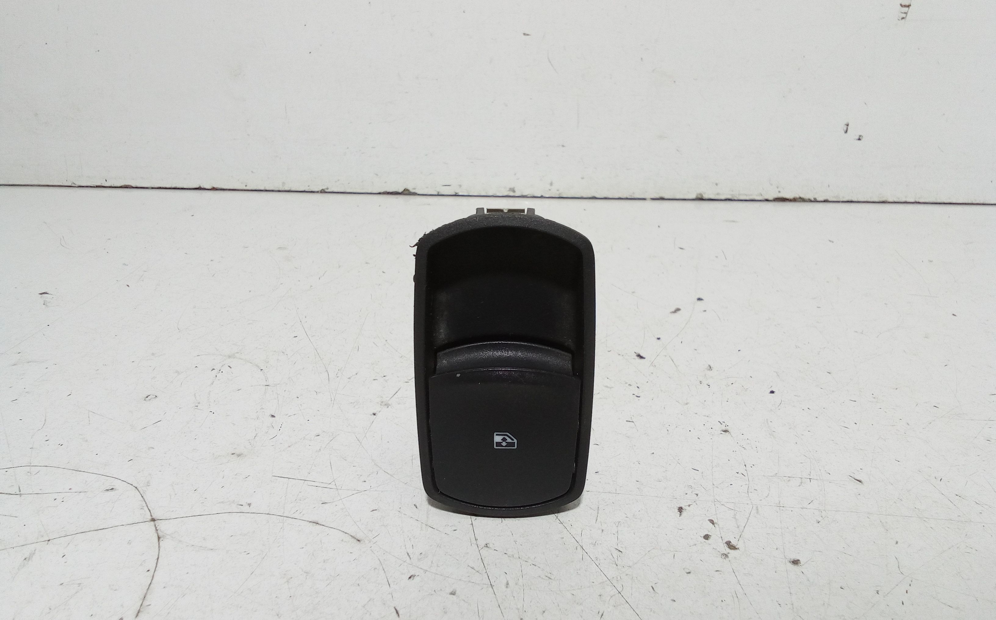 Interruttore Alzacristalli Porta Ant. Destro Usato