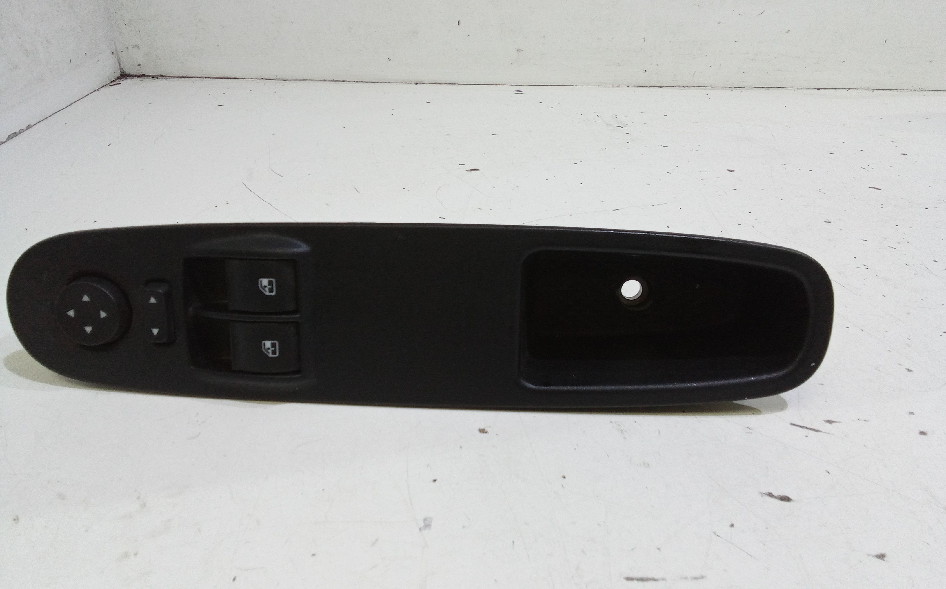 Interruttore Alzacristalli Porta Ant. Sinistro Usato