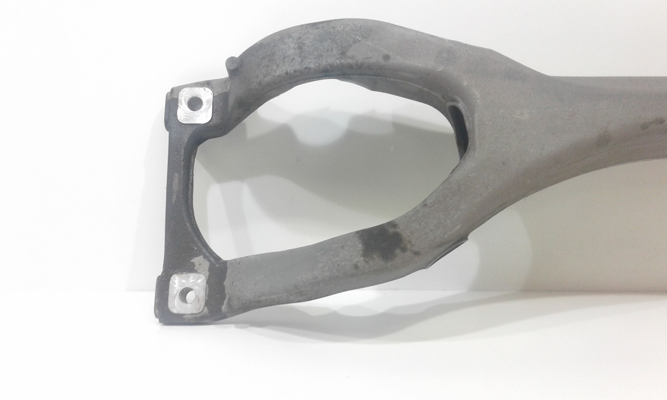 Supporto Sup. Ammortizzatore Post. Destro, Upporto Sup. Ammortizzatore Post. Sinistro Usato