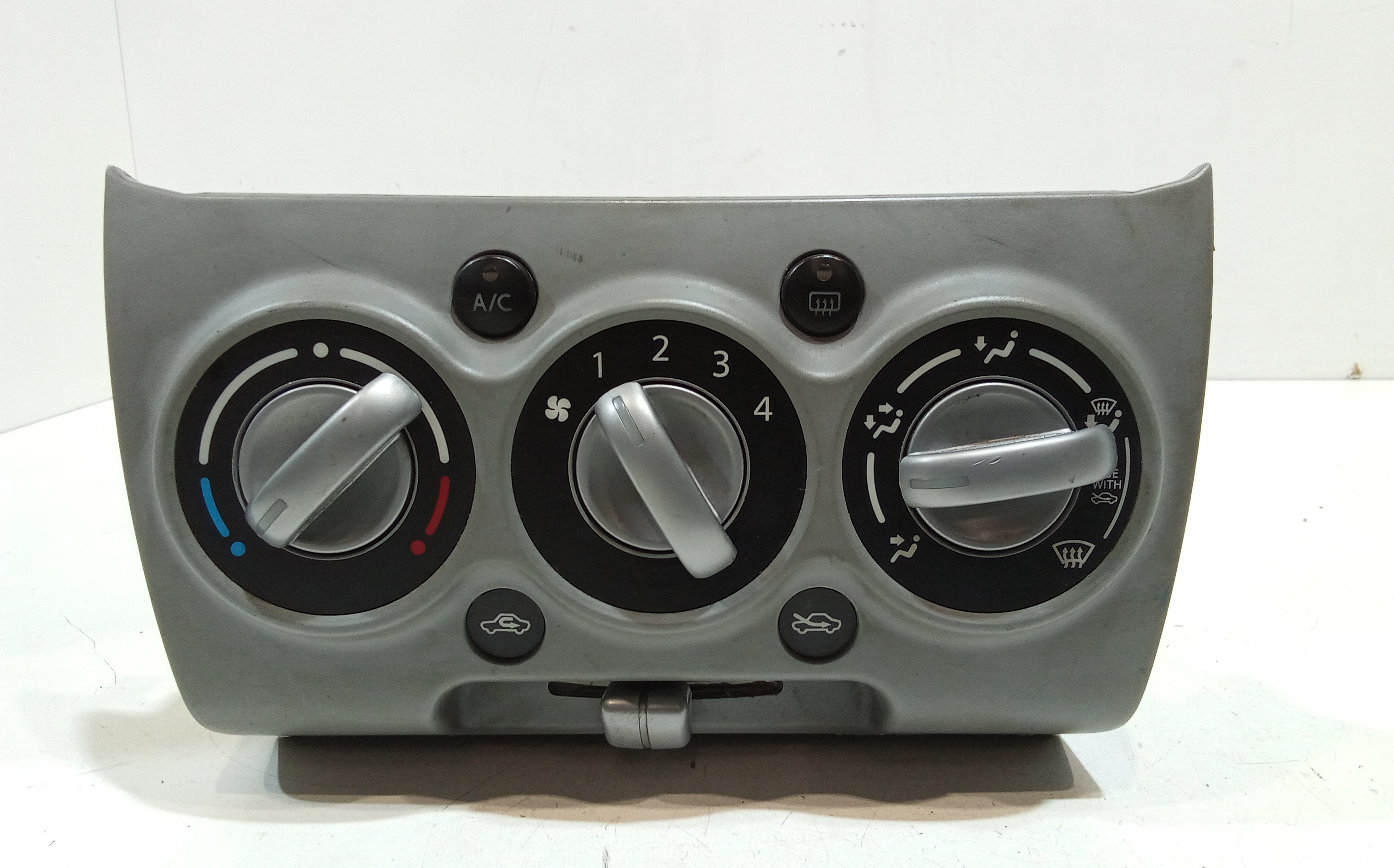 Blocco Comando Climatizzazione 74400M68K11FTM Usato