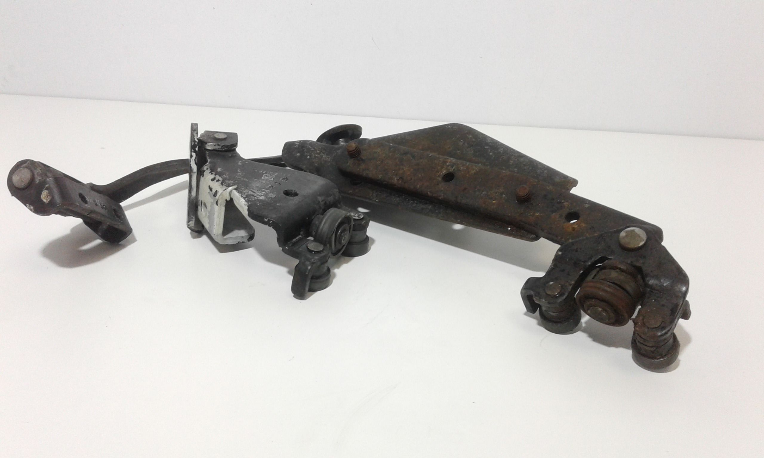 Cerniera Porta Ant. Destro,cerniera Porta Ant.sinistro, Cerniera Porta Post. Destro, Cerniera Porta Post. Sinistro Usato