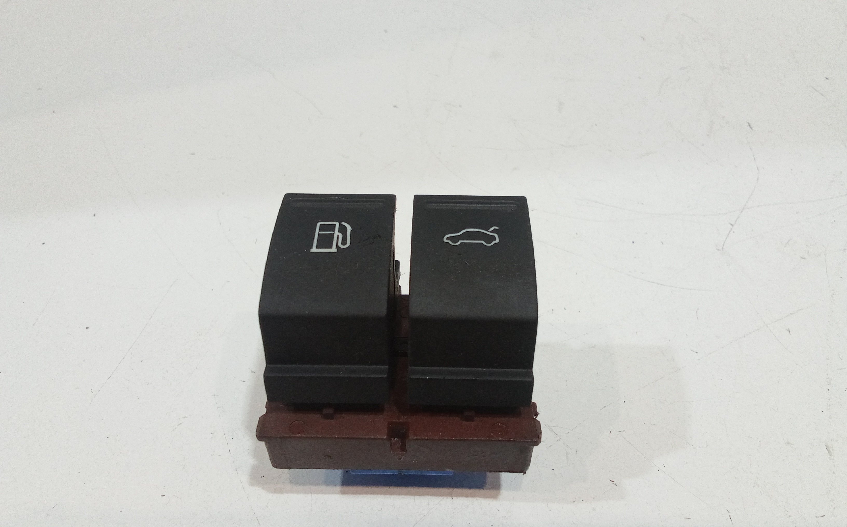 Interruttore Apertura Sportello Carburante 3C0959903BREH Usato