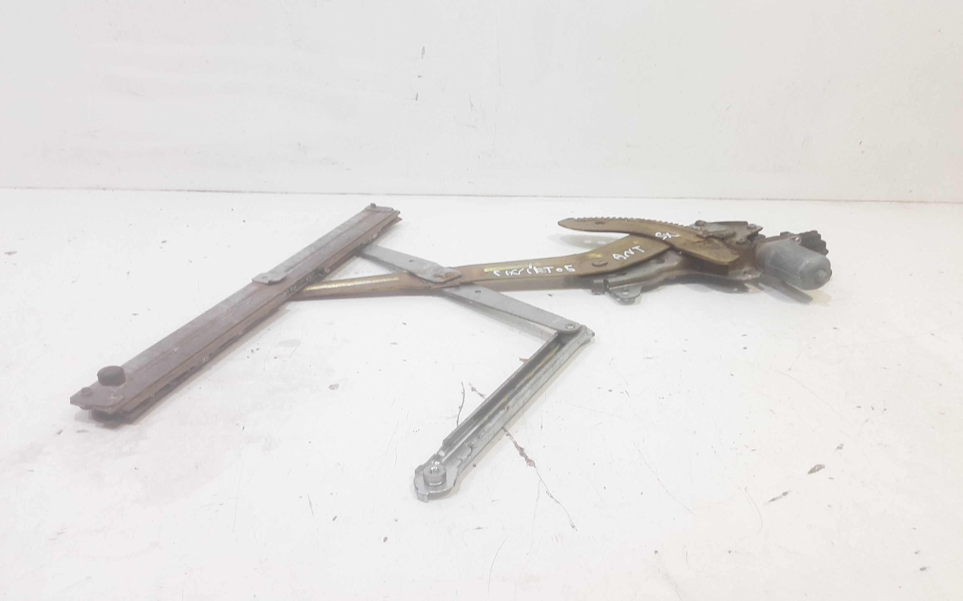 Alzacristallo Porta Ant. Sinistro 8344062J00000 Usato