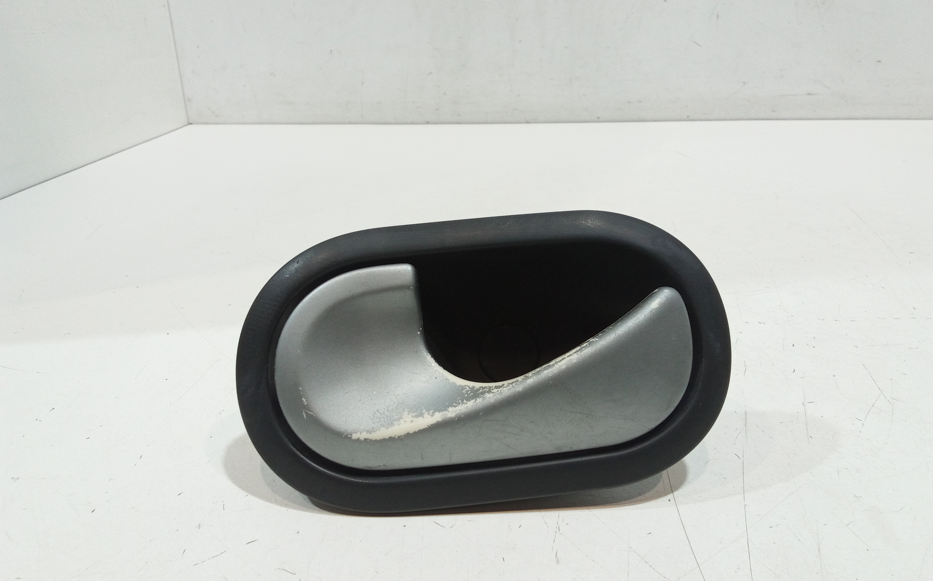 Maniglia Int. Apertura Porta Ant. Sinistro 8200028487 Usato