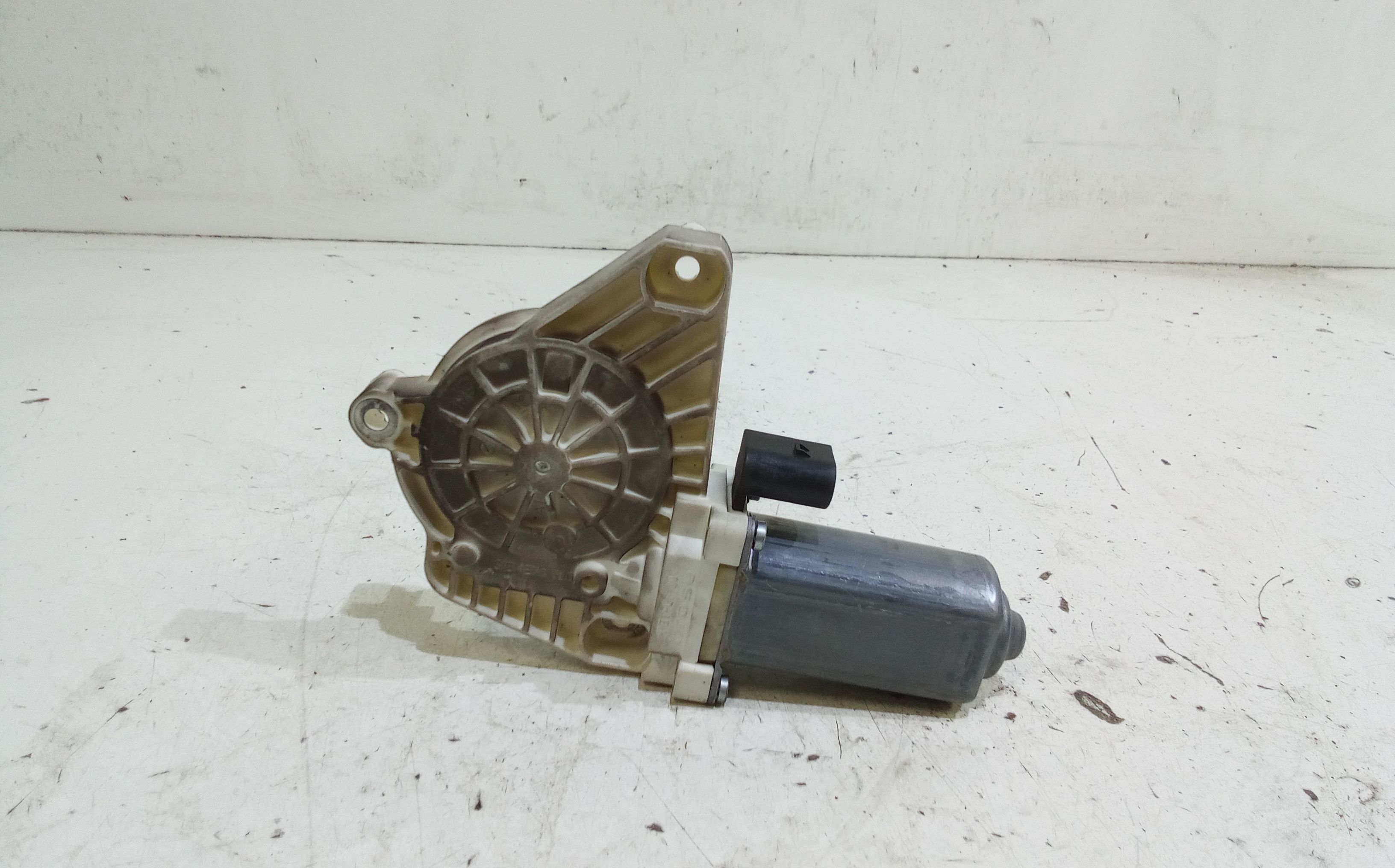 Motorino Alzacristallo Porta Ant. Sinistro A1698204142 Usato