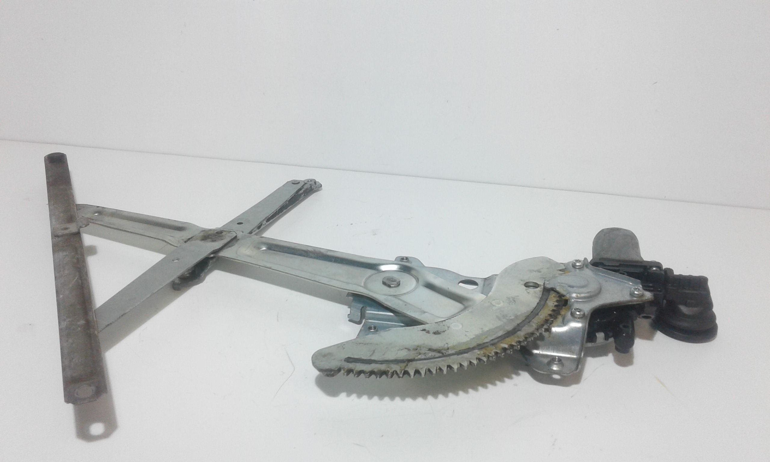 Alzacristallo Porta Ant. Destro 8341062J00000 Usato