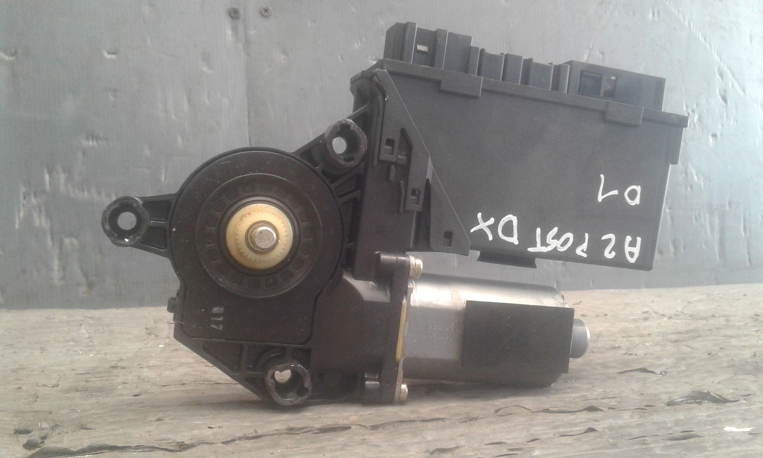 Motorino Alzacristallo Porta Post. Destro 8Z0959802B Usato