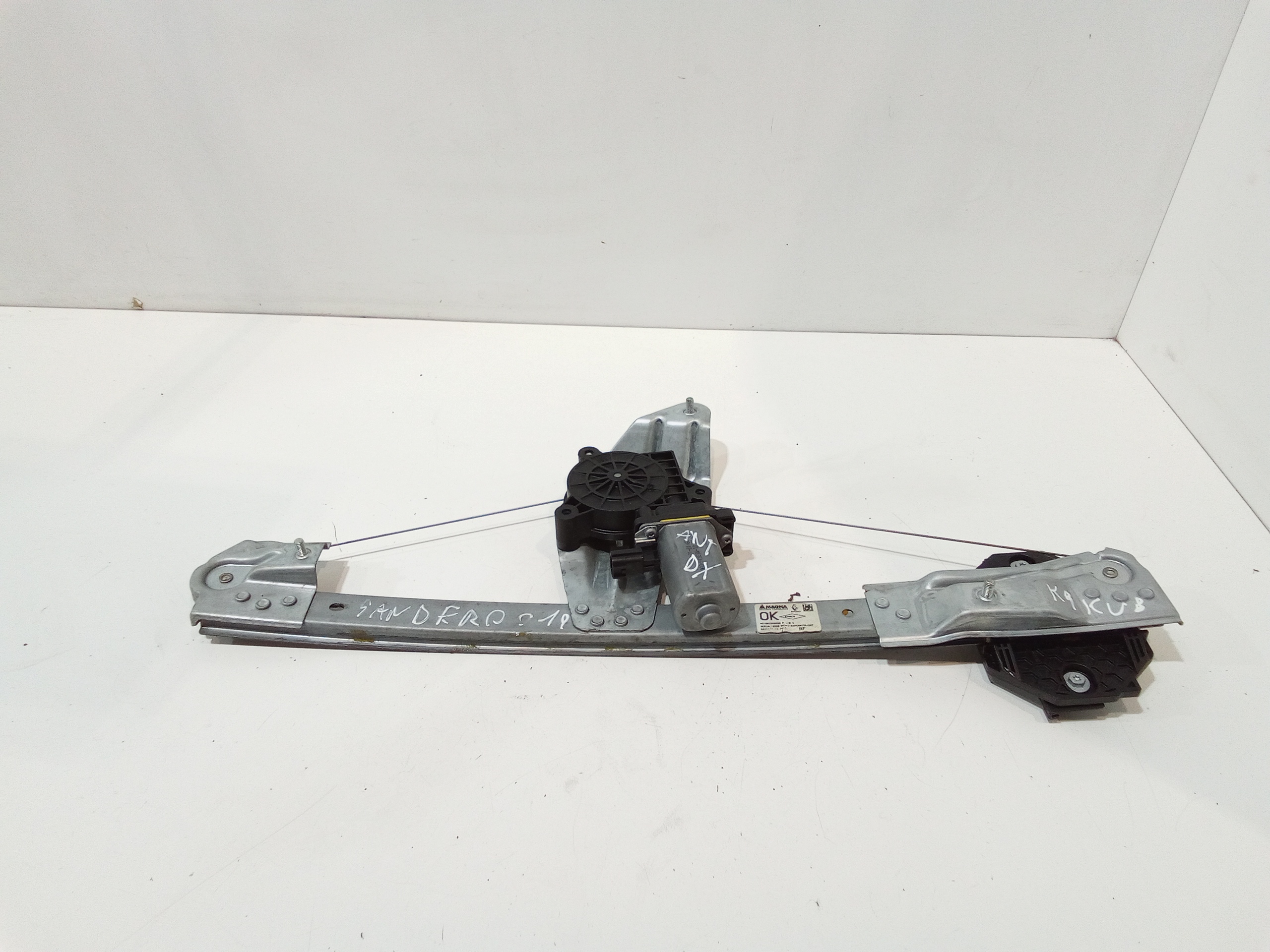 Alzacristallo Porta Ant. Destro 807201999R Usato