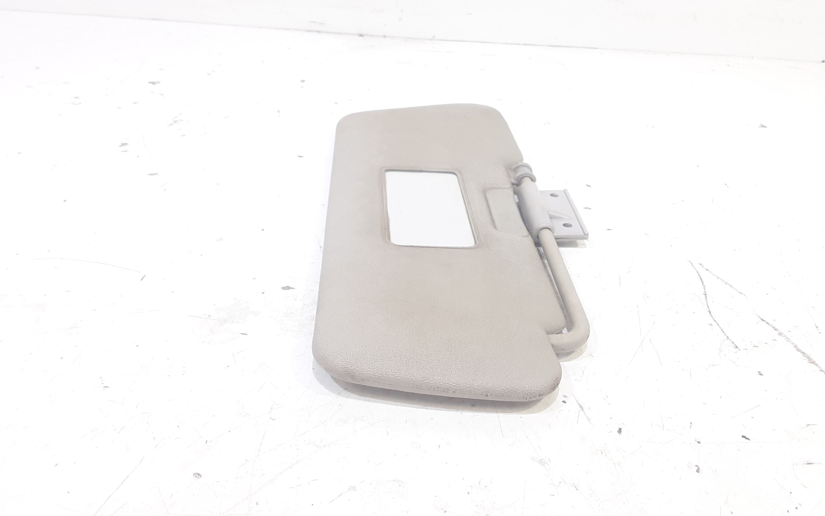 Aletta Parasole Parabrezza Destro 735244339 Usato