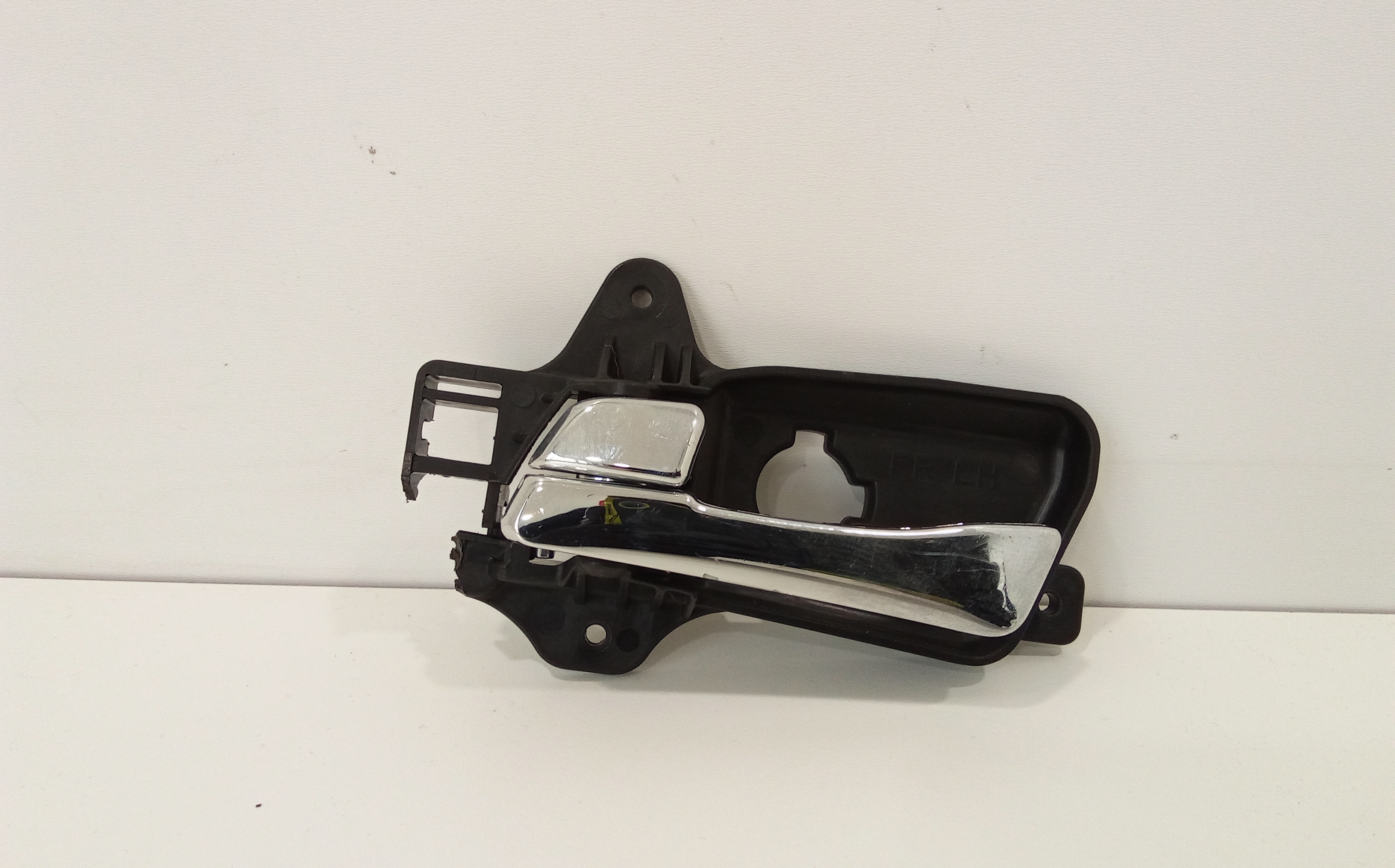 Maniglia Int. Apertura Porta Ant. Sinistro 826102L010 Usato