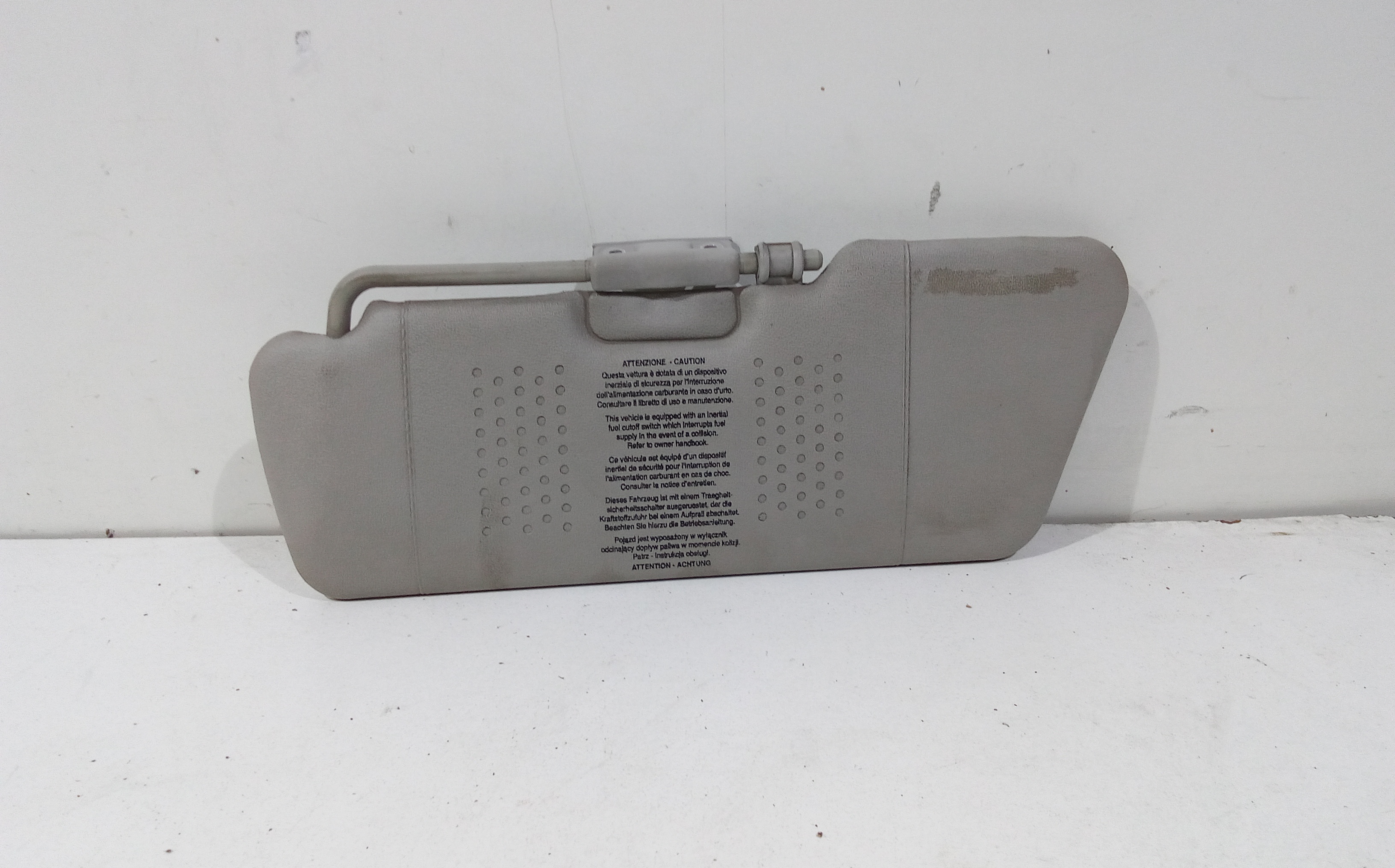 Aletta Parasole Parabrezza Sinistro 735244330 Usato