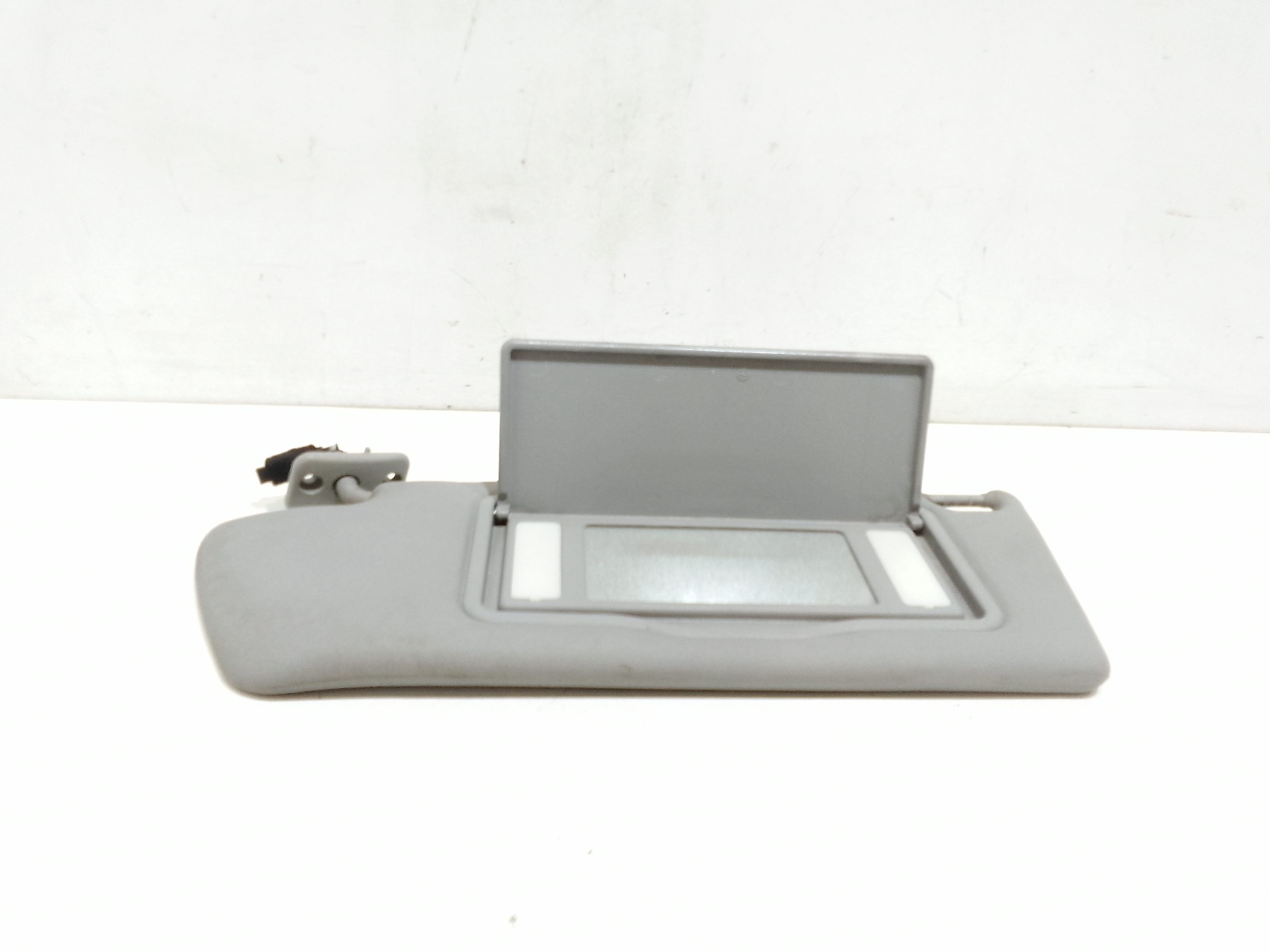 Aletta Parasole Parabrezza Sinistro 13234248 Usato