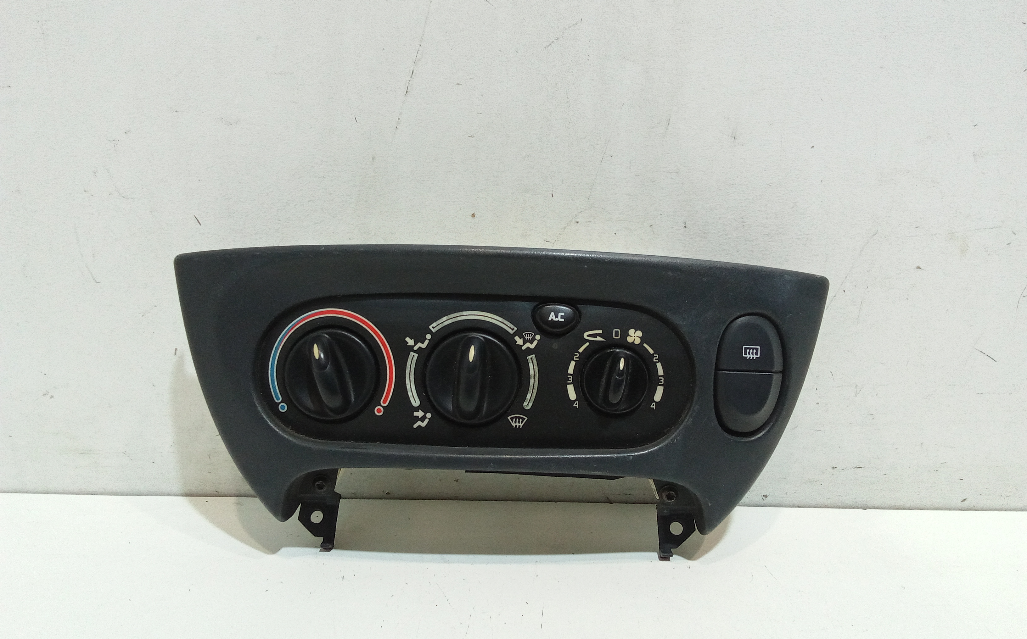 Blocco Comando Climatizzazione Usato