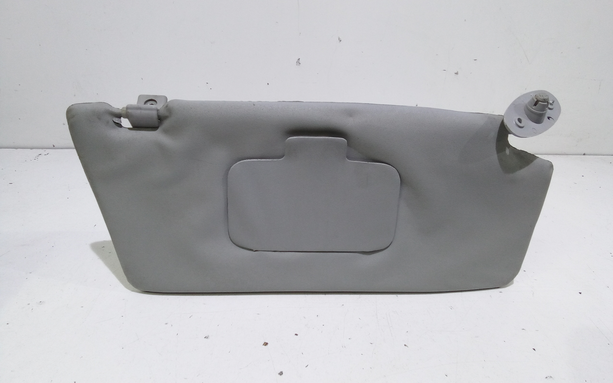 Aletta Parasole Parabrezza Destro 267881110141 Usato