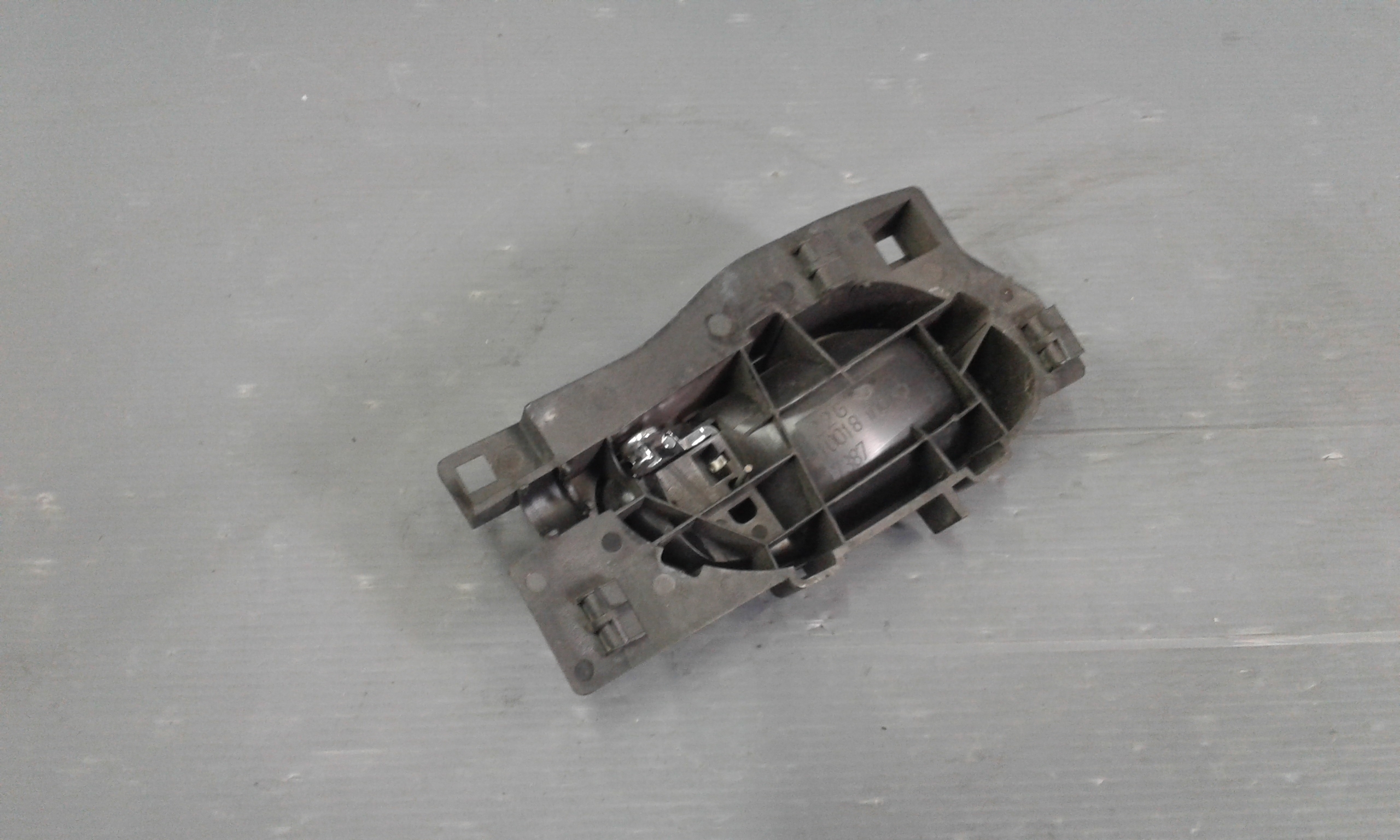 Maniglia Int. Apertura Porta Ant. Sinistro 9143J9 Usato