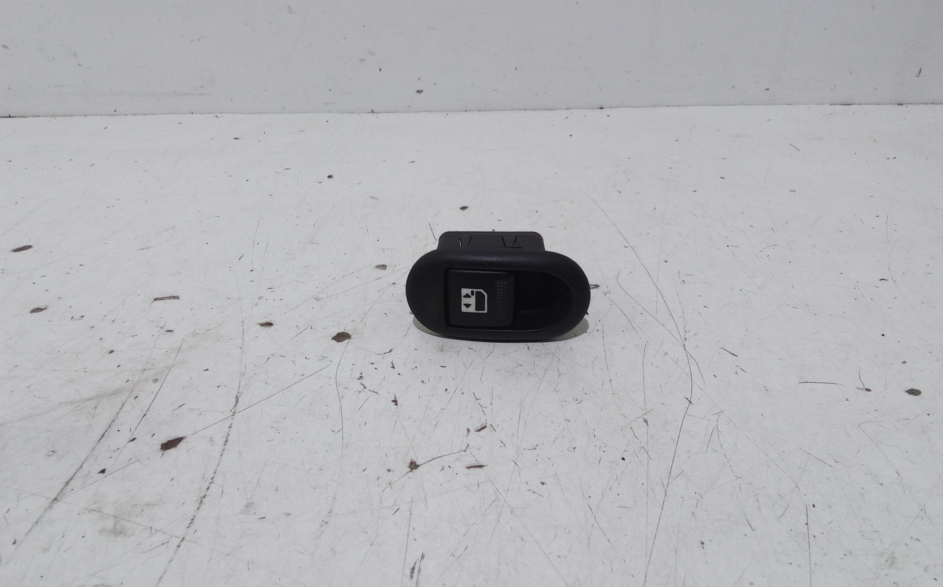 Interruttore Alzacristalli Porta Ant. Destro 6552ZG Usato