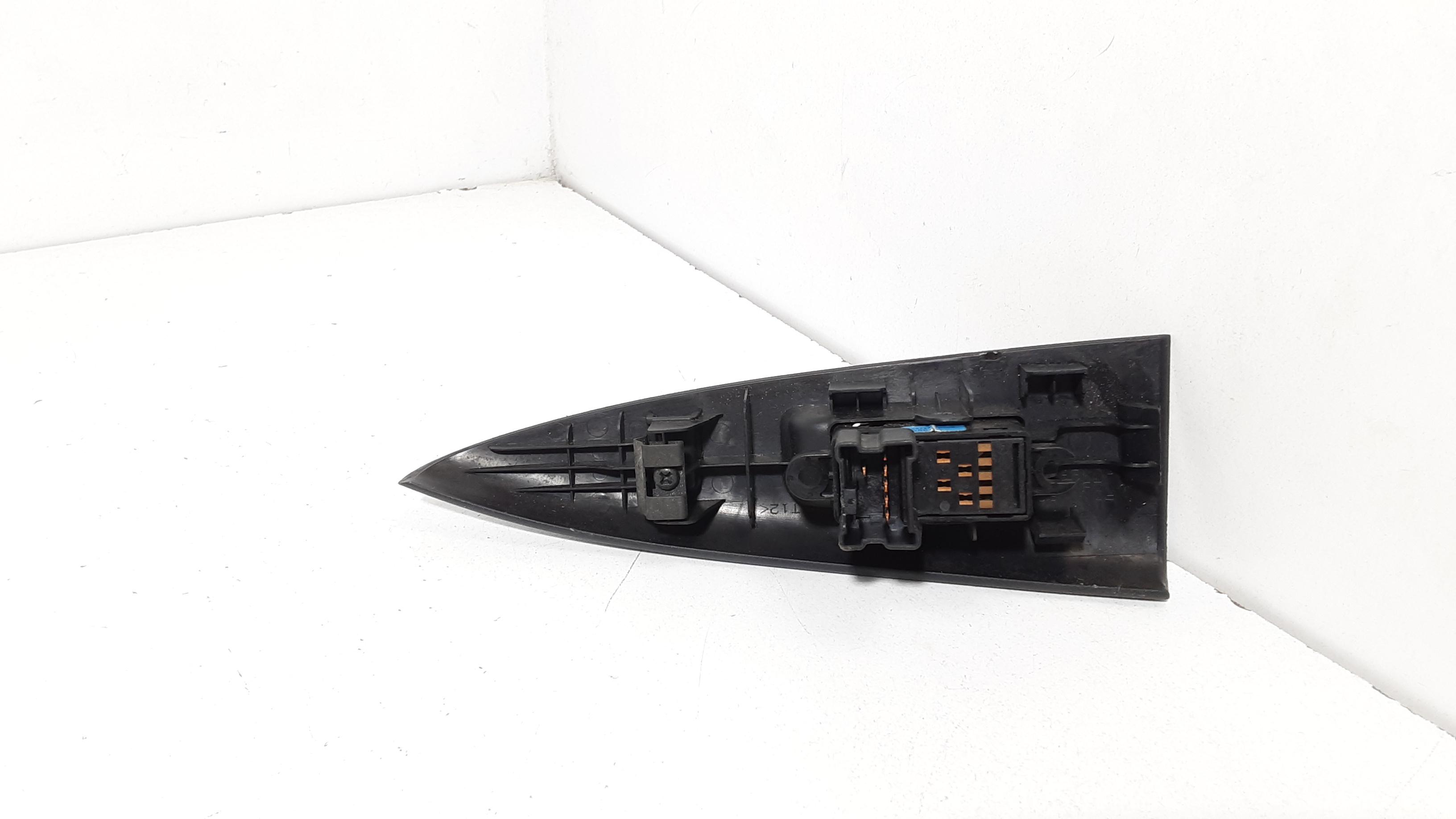 Interruttore Alzacristalli Porta Ant. Destro Usato